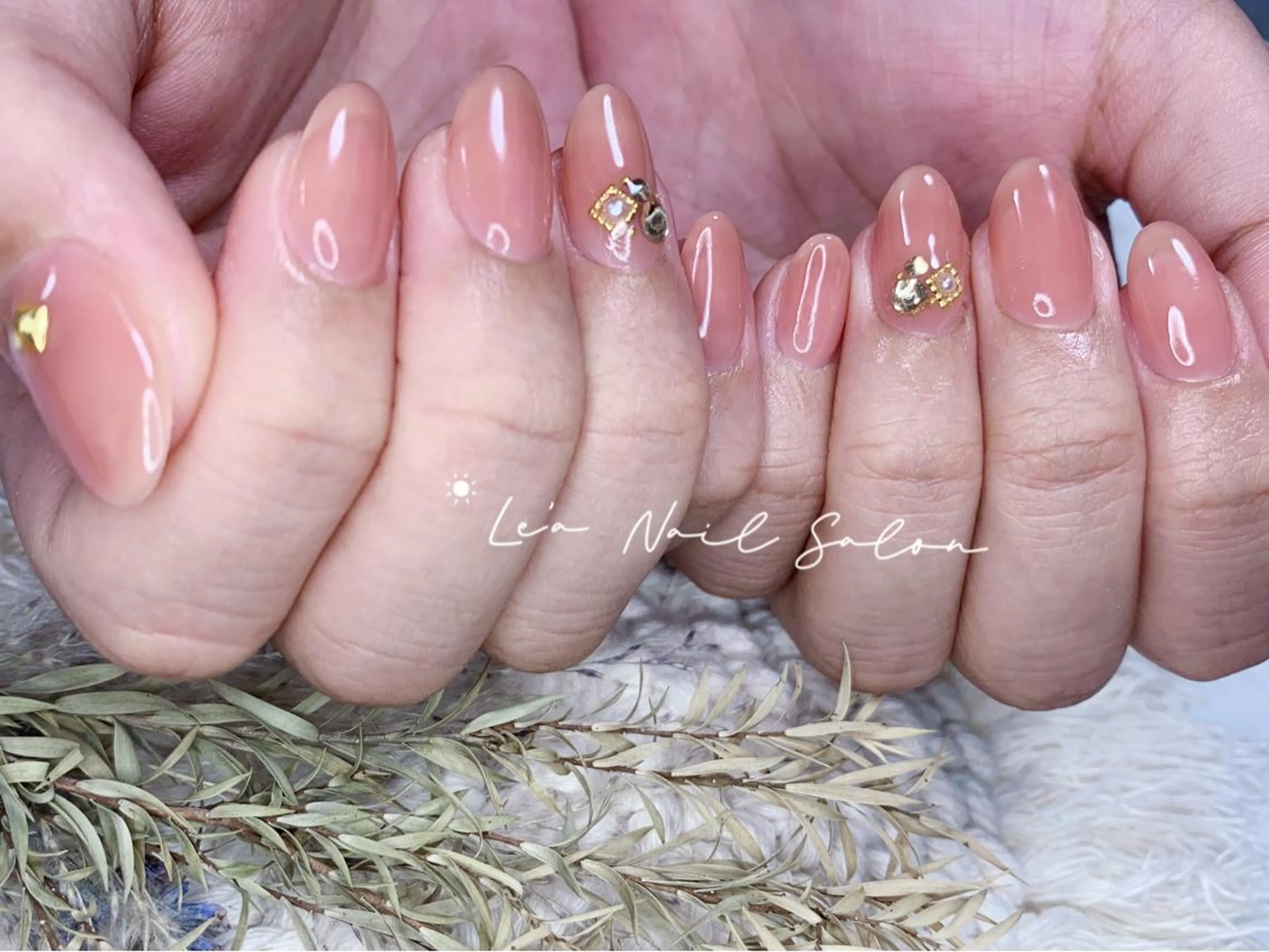ショート カラー ネイル Le’a NailSalonのネイルデザイン