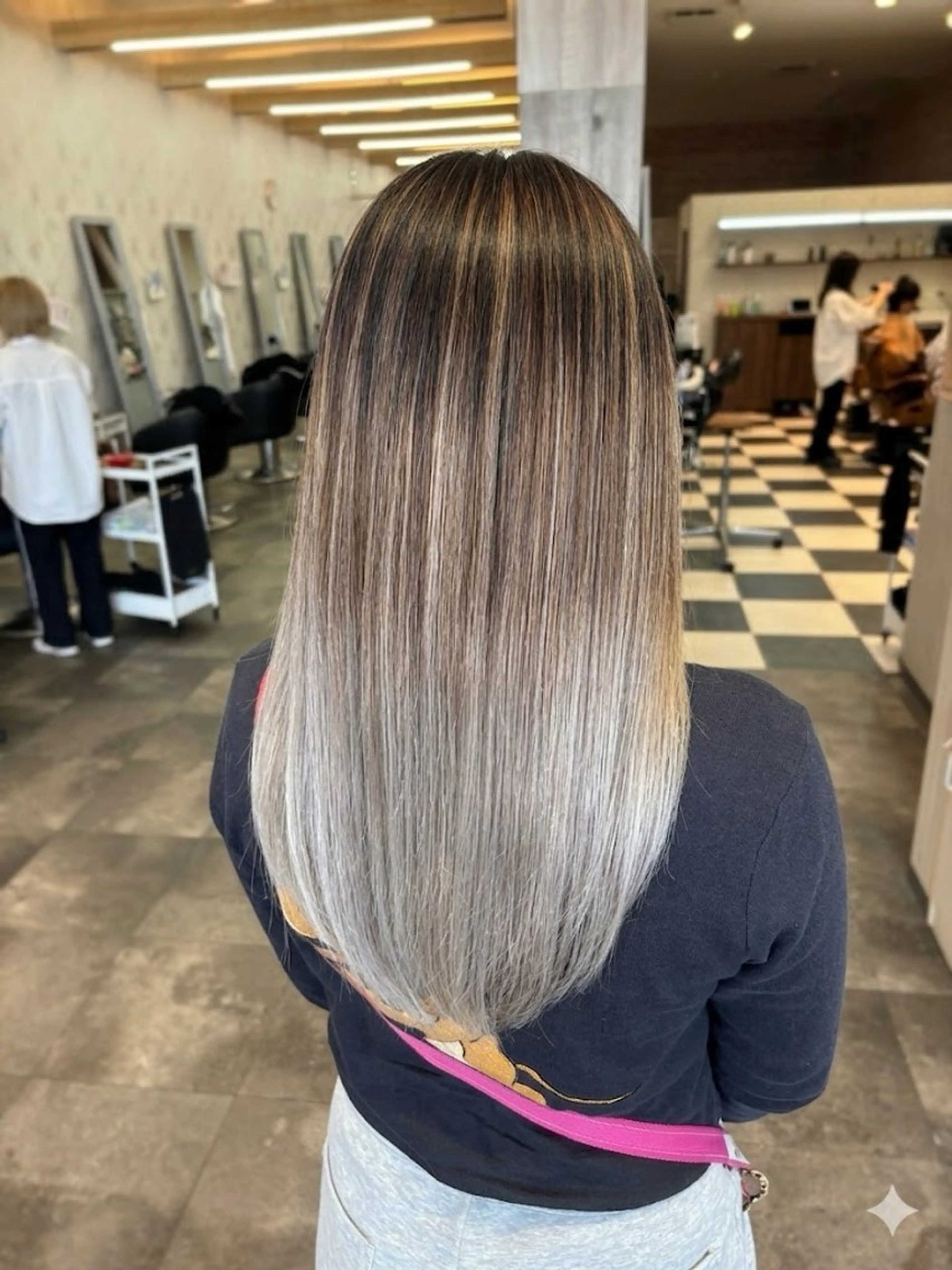 ロング カラー 田中 沙也香のヘアスタイル