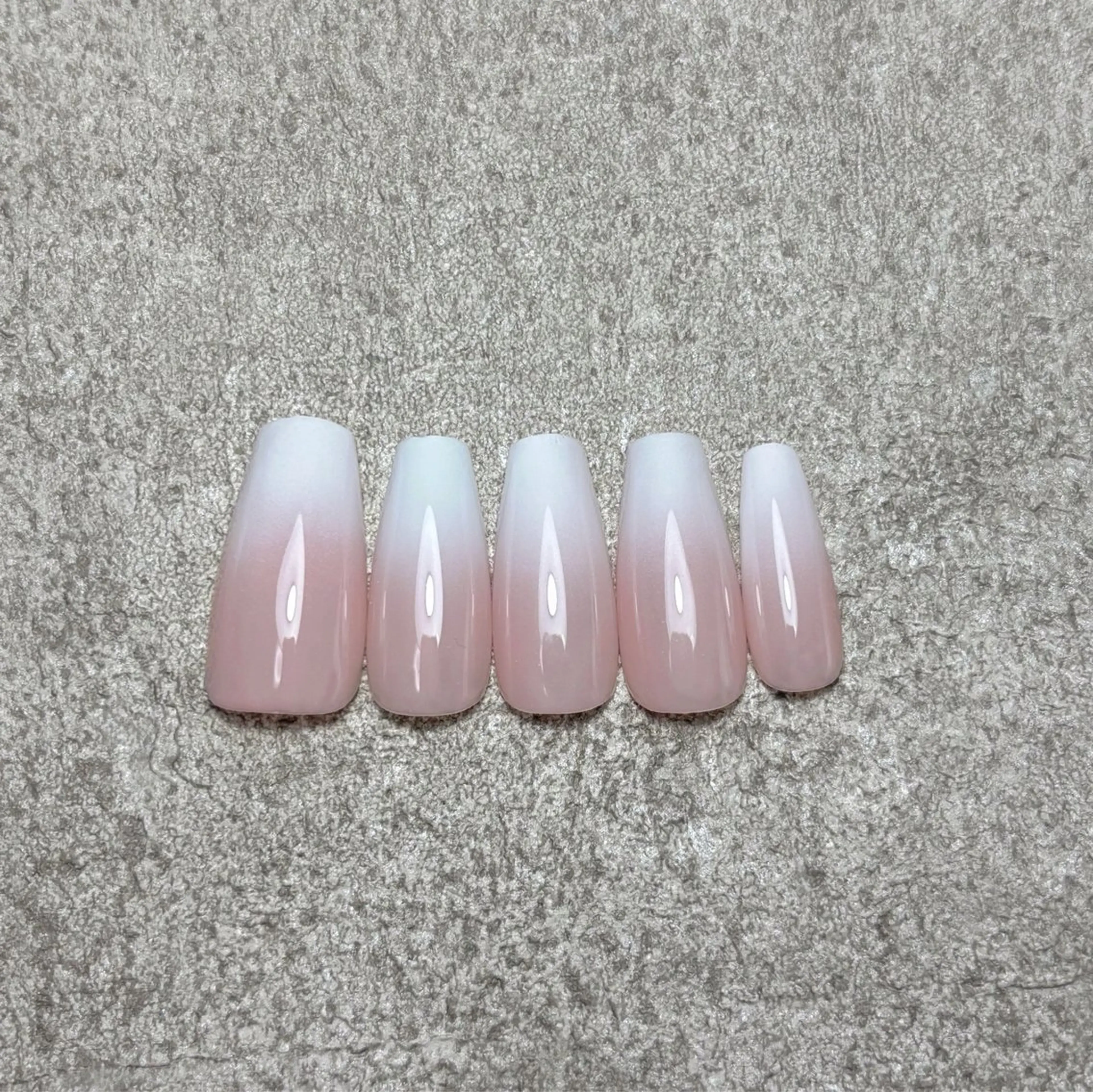 ネイル ハンドネイル nailroom DIASOMNIAのネイルデザイン