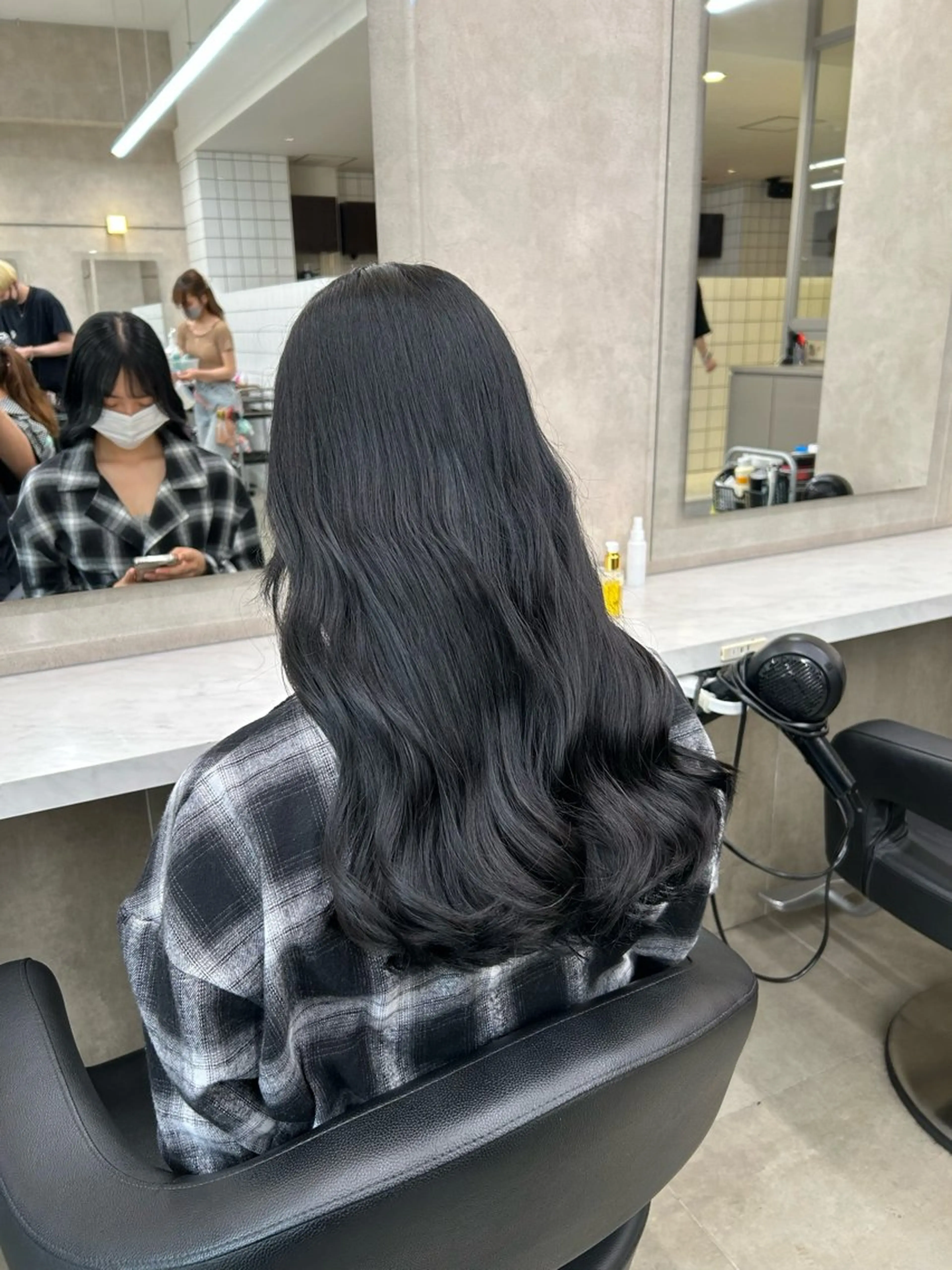 セミロング カラー パーマ ヘアアレンジ メンズ キッズ カット ヘアカラー トリートメント 🦋韓国レイヤー｜ 透明感グレージュ🦋のヘアスタイル