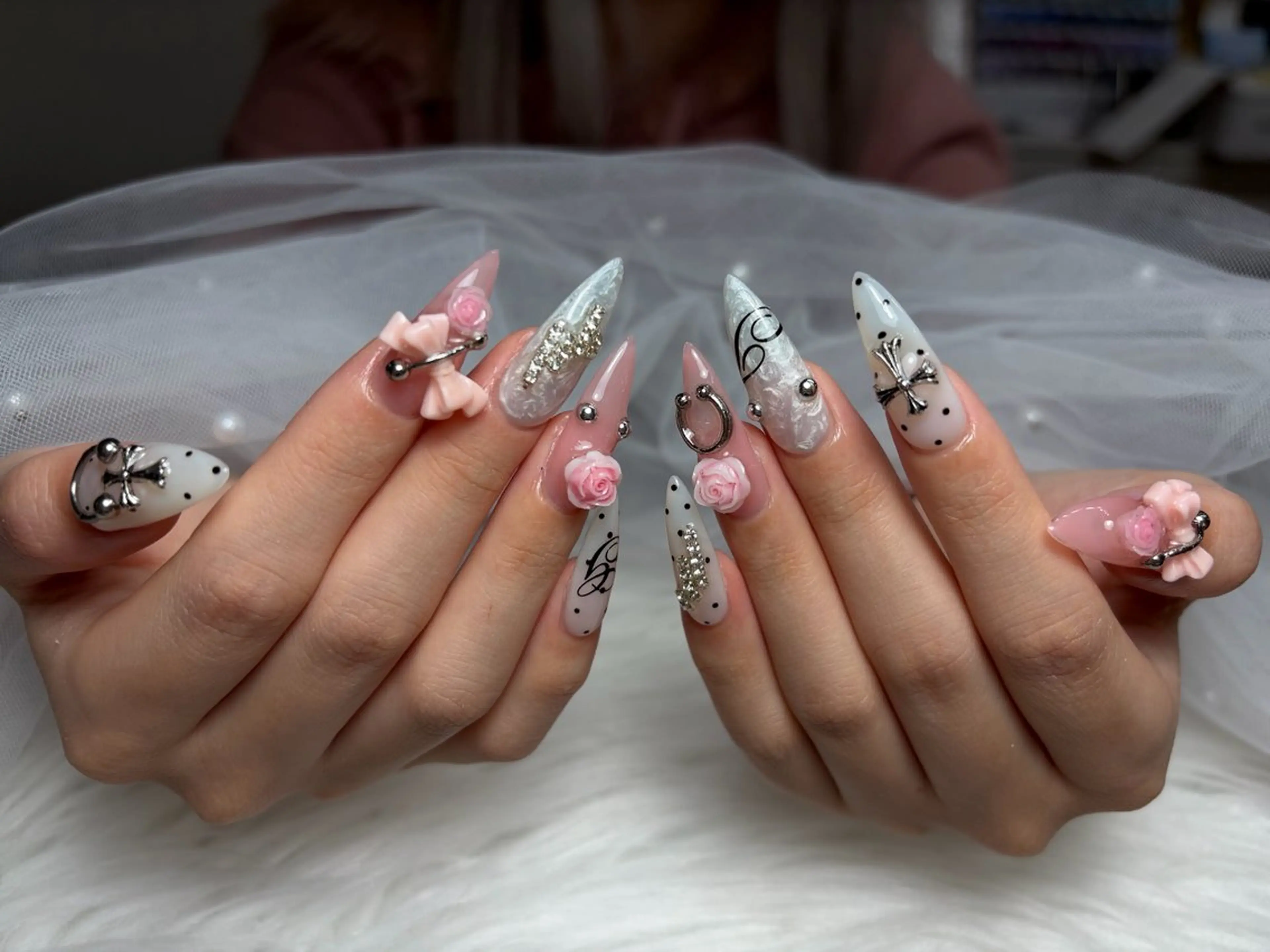 ネイル アートネイル 長さ出し ジェルネイル 韓国ネイル マグネットネイル ハンドネイル Cloudy Chan Nailのネイルデザイン