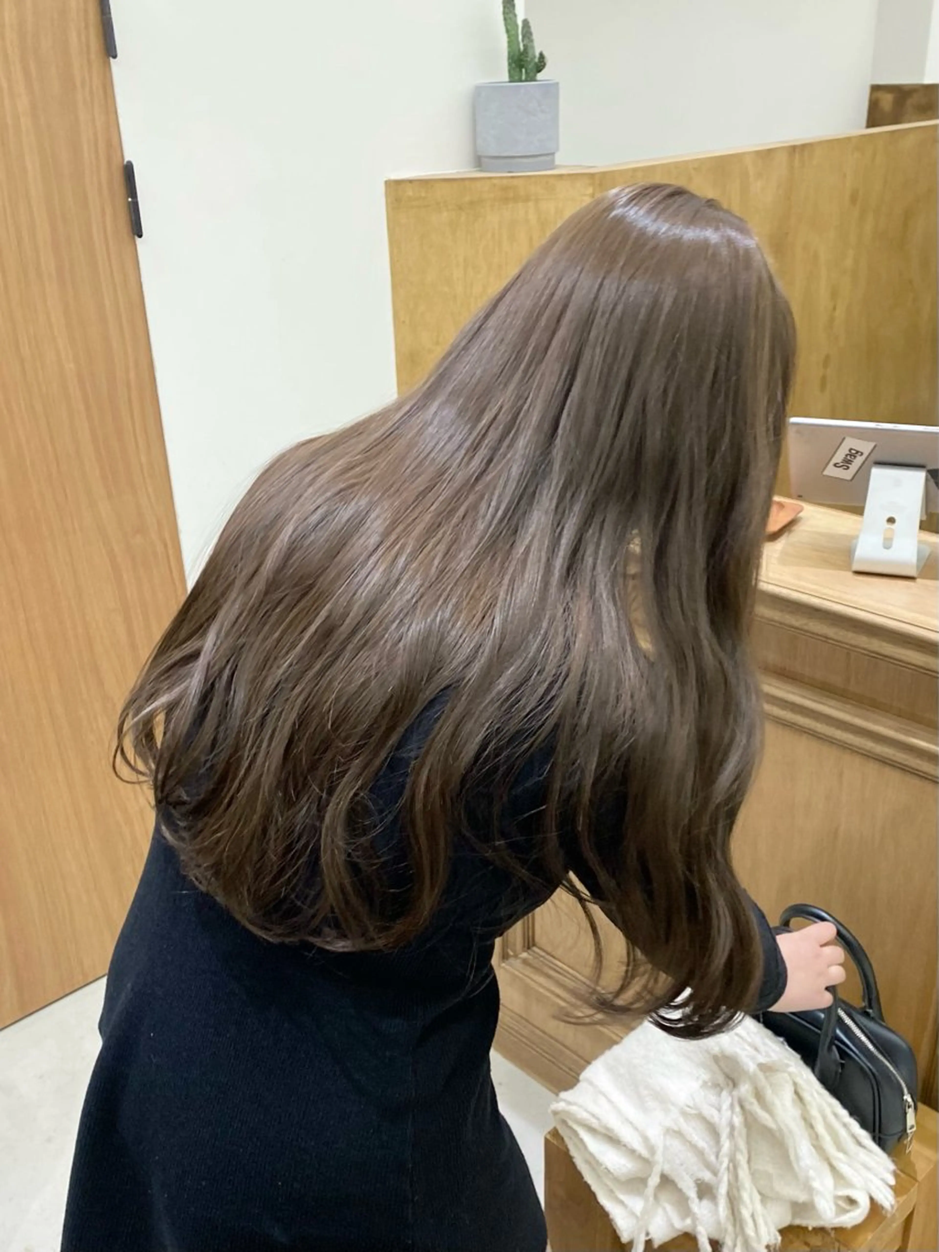 セミロング カラー ヘアアレンジ ブリーチ ダブルカラー グレージュ ブリーチなしカラー カット ヘアカラー トリートメント ハル🌸柔色/ ブリーチなし/艶髪のヘアスタイル