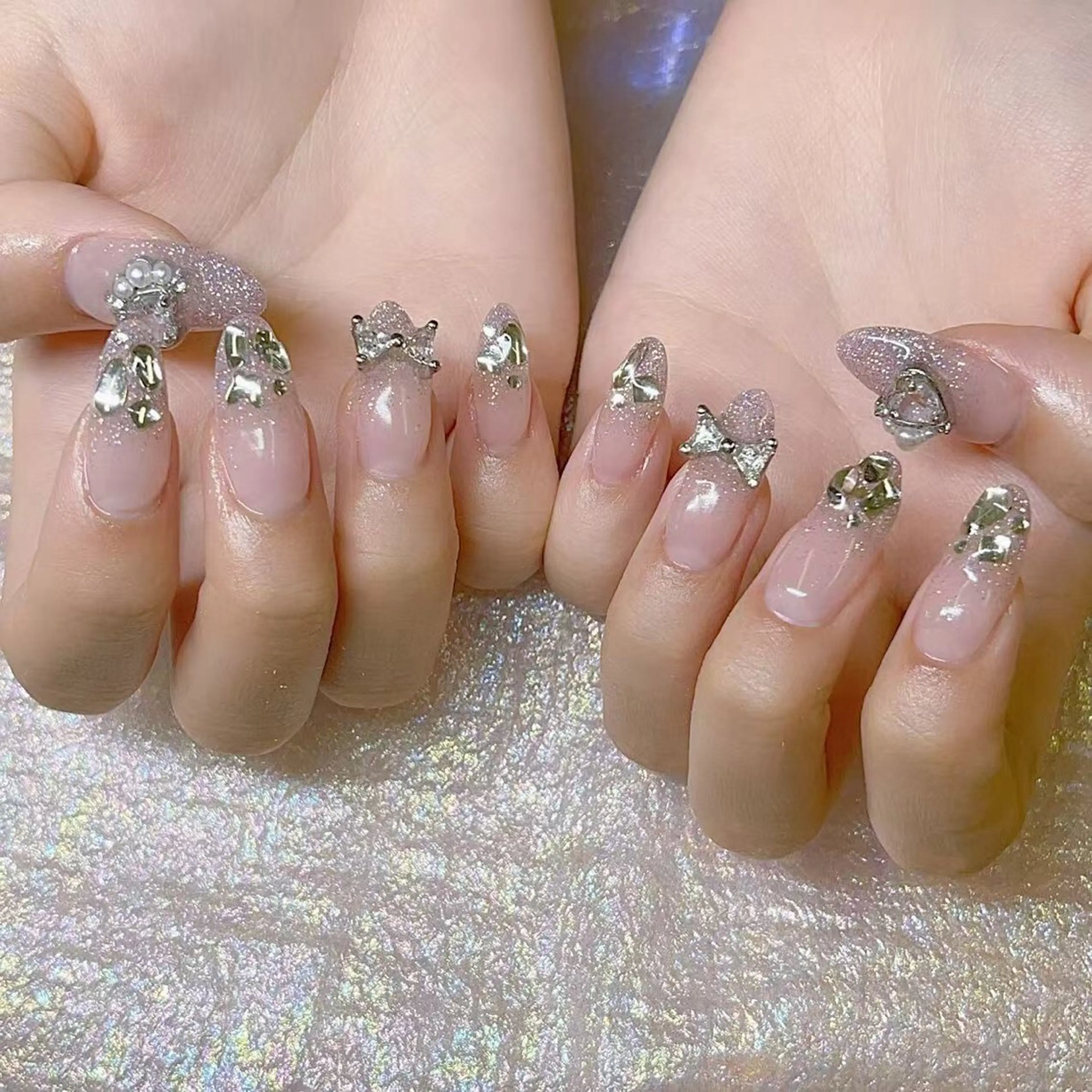 ネイル ハンドネイル Queens テイのネイルデザイン