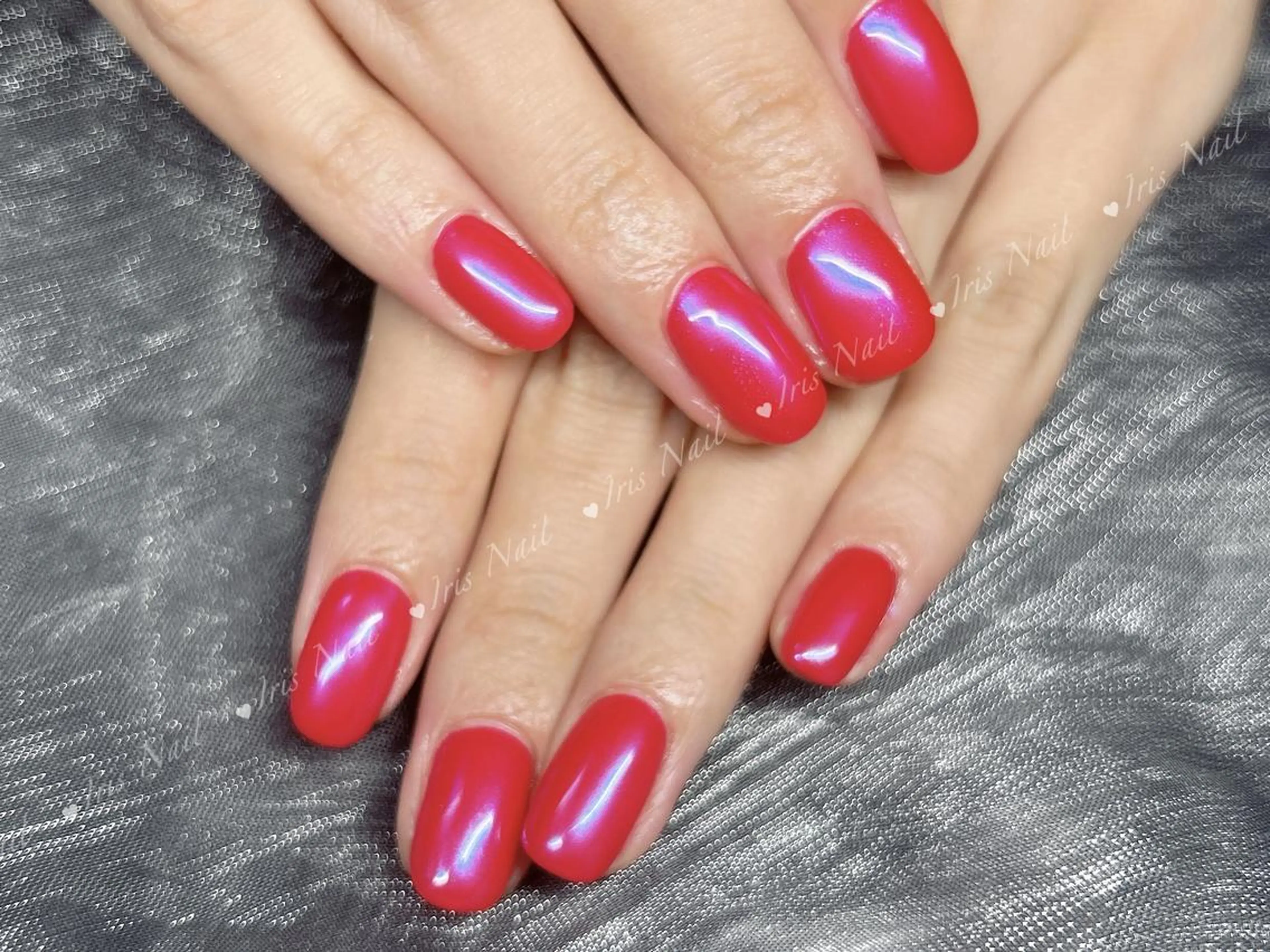 ネイル オーロラネイル ブルー 赤色 🍒IRIS Nail🌸のネイルデザイン