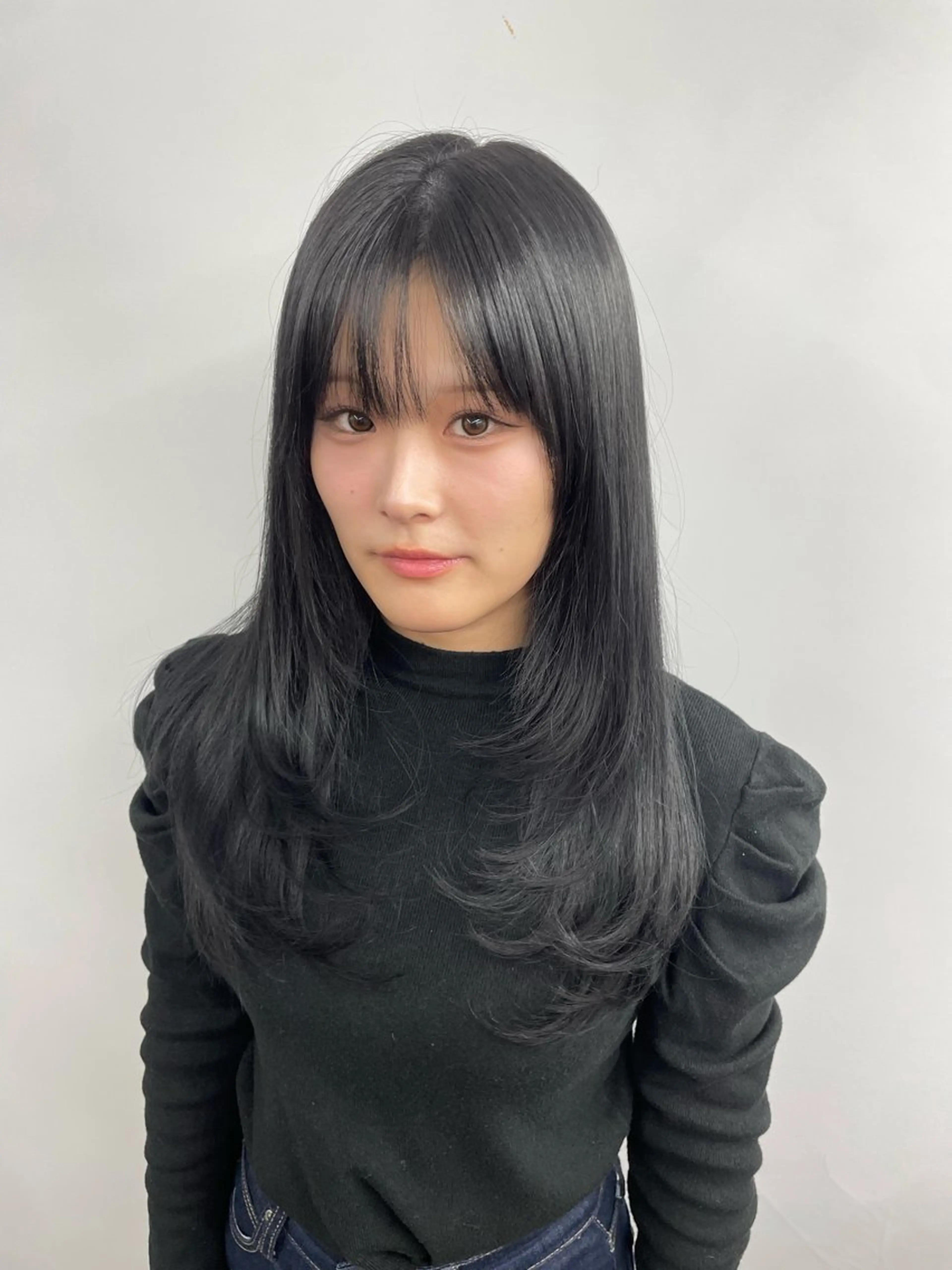 ロング レイヤーカット ヘアカラー トリートメント 𝙃𝘼𝙍𝙐🎀 韓国×エクステのヘアスタイル