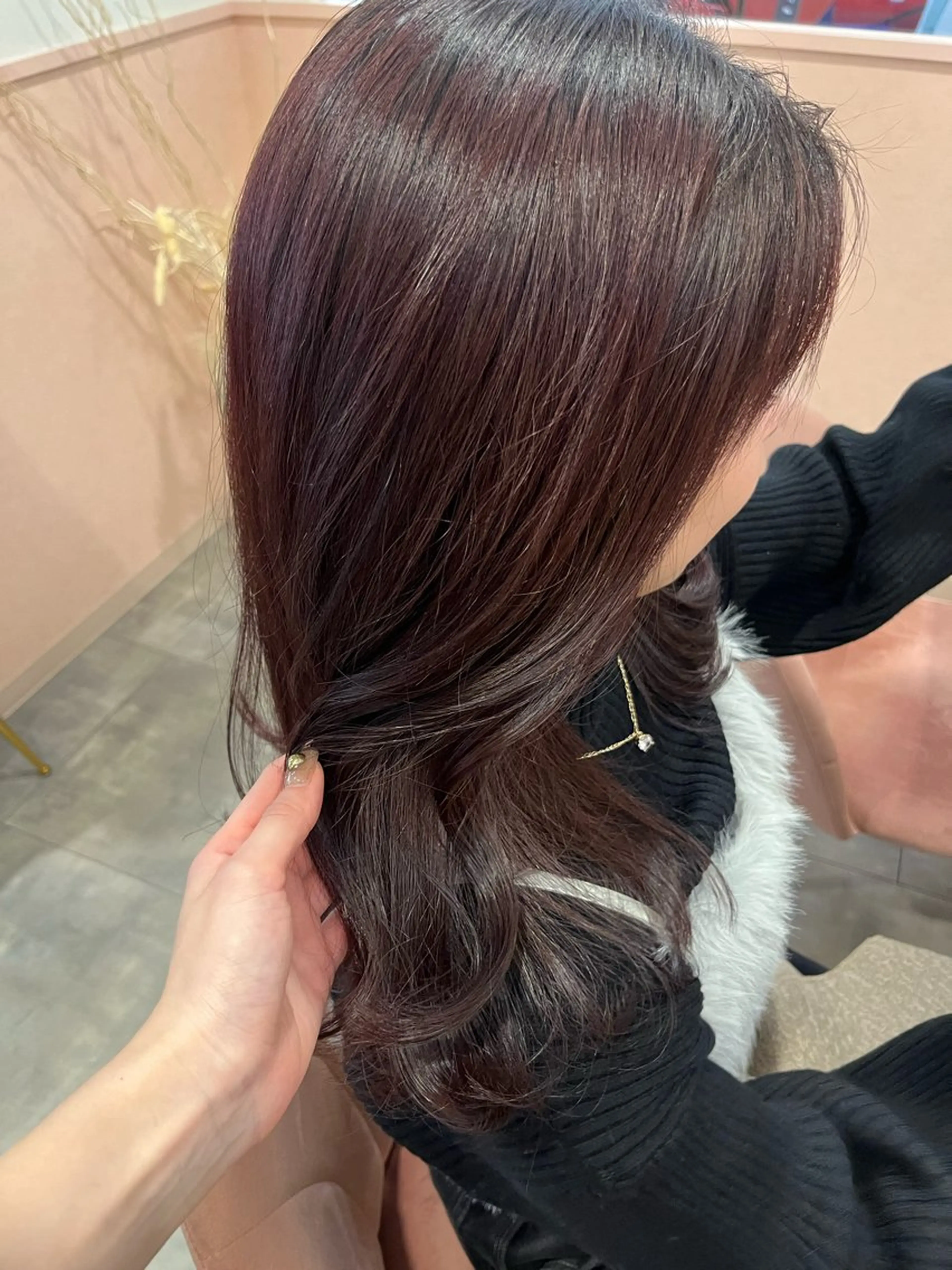 セミロング カラー ブラウンカラー カシス 透明感カラー 髪質改善 似合わせカット カット ヘアカラー トリートメント なんば/個室サロン タナカヒナのヘアスタイル