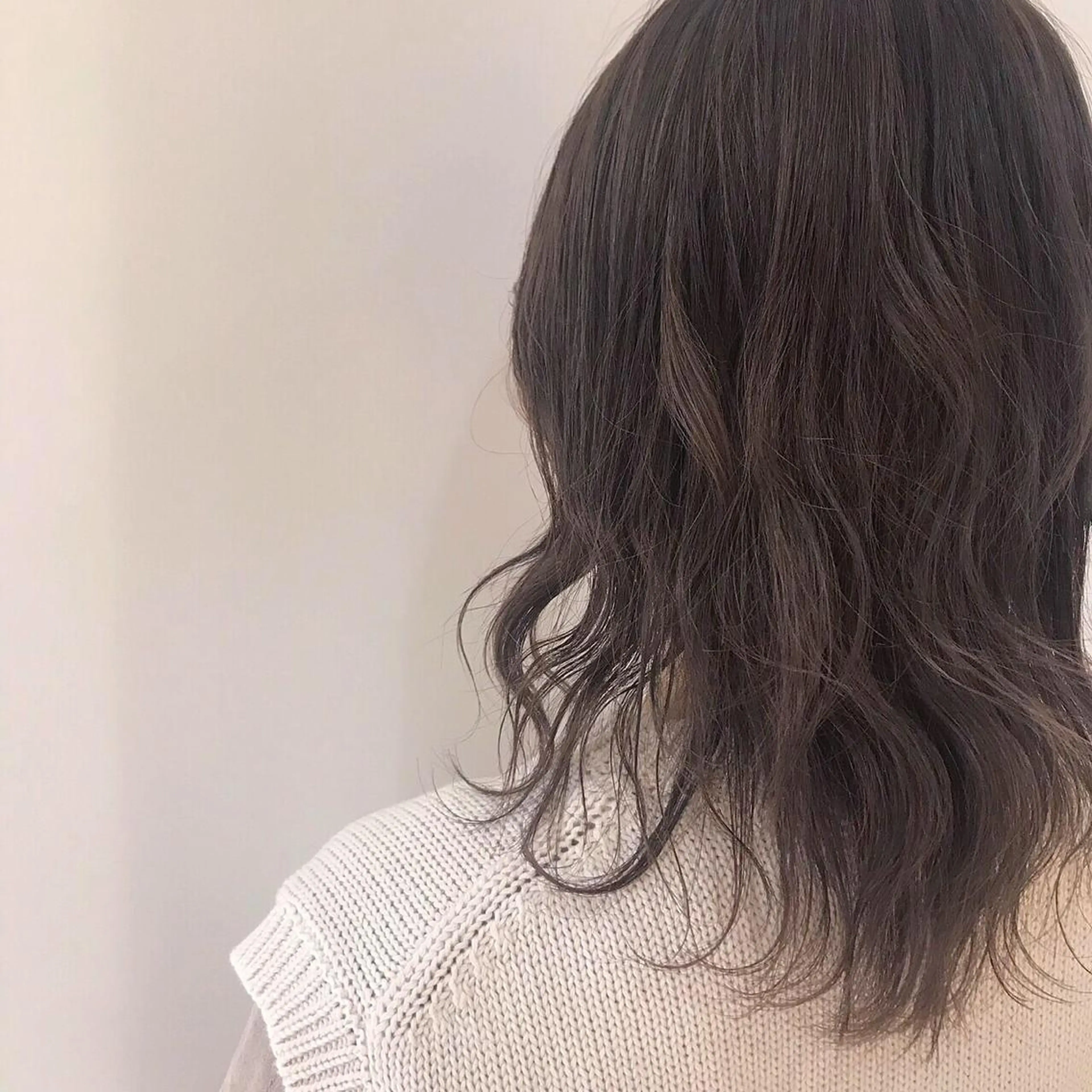 ミディアム 顔周りの垢抜けヘア 立山あいりのヘアスタイル