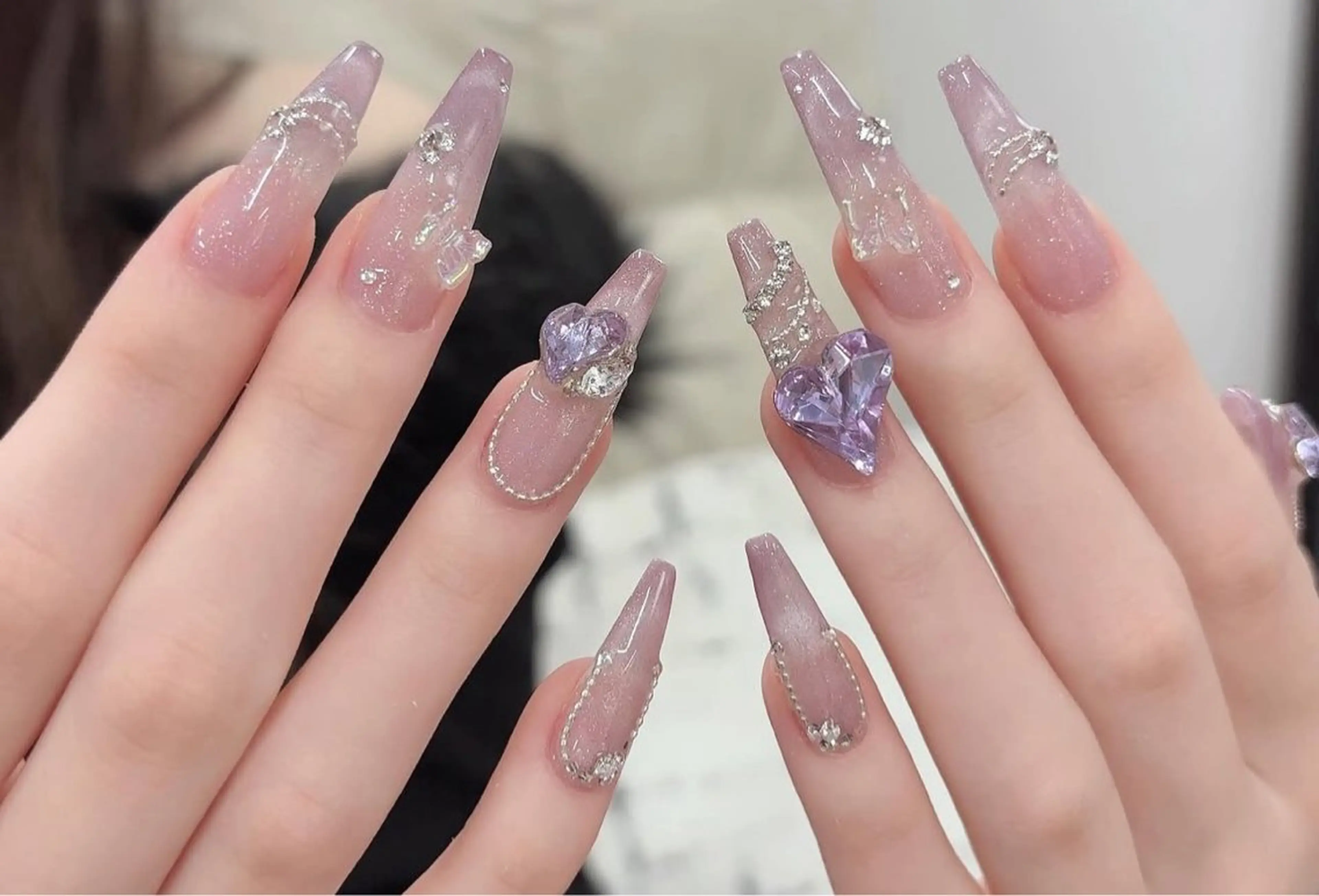 ネイル オーロラネイル フレンチネイル ジェルネイル ハロウィン キラキラネイル H.baby Nail Salonのネイルデザイン