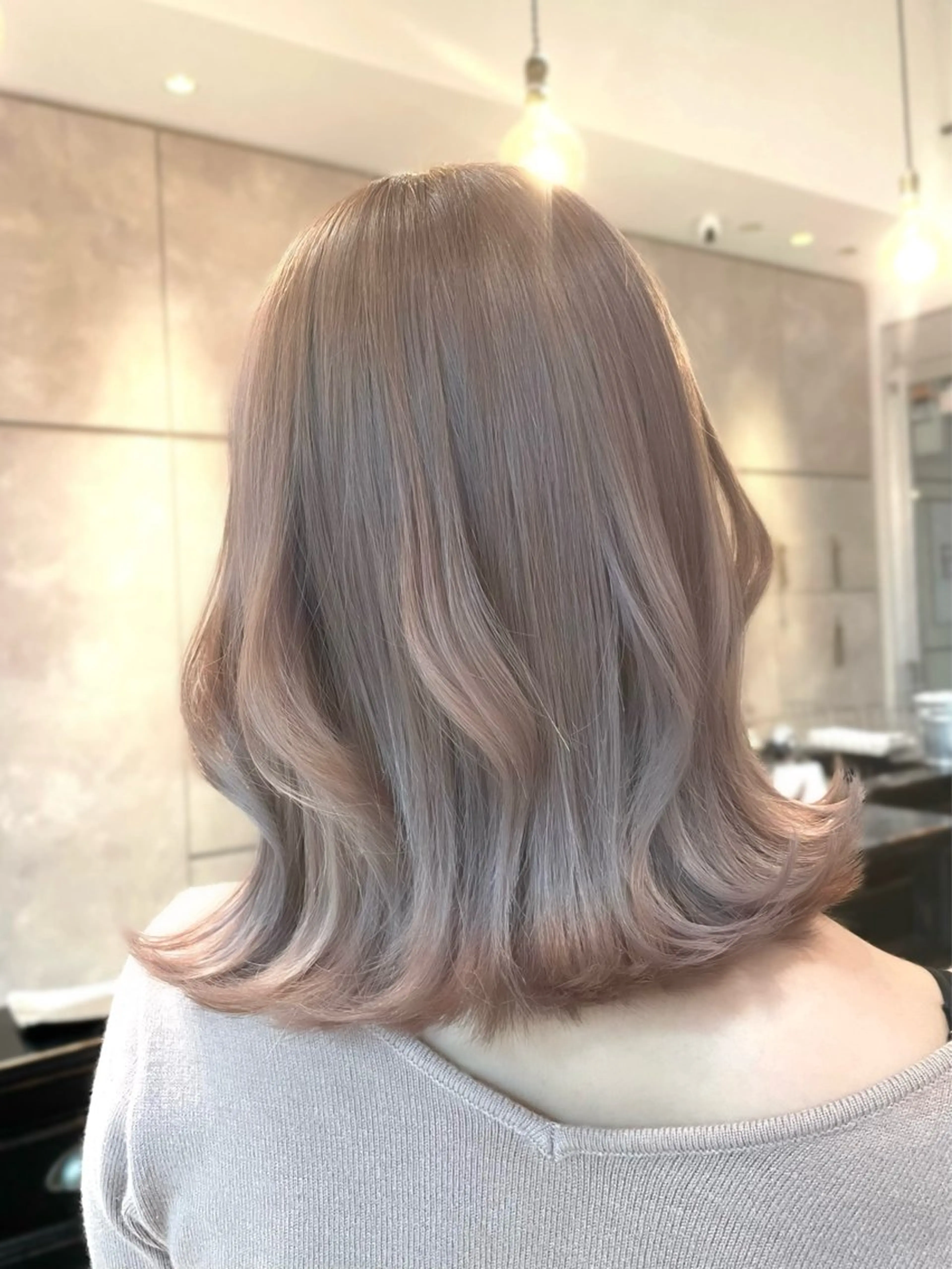 ミディアム カラー ヘアアレンジ 🎀ハイトーン・艶 カラー HANA🎀のヘアスタイル
