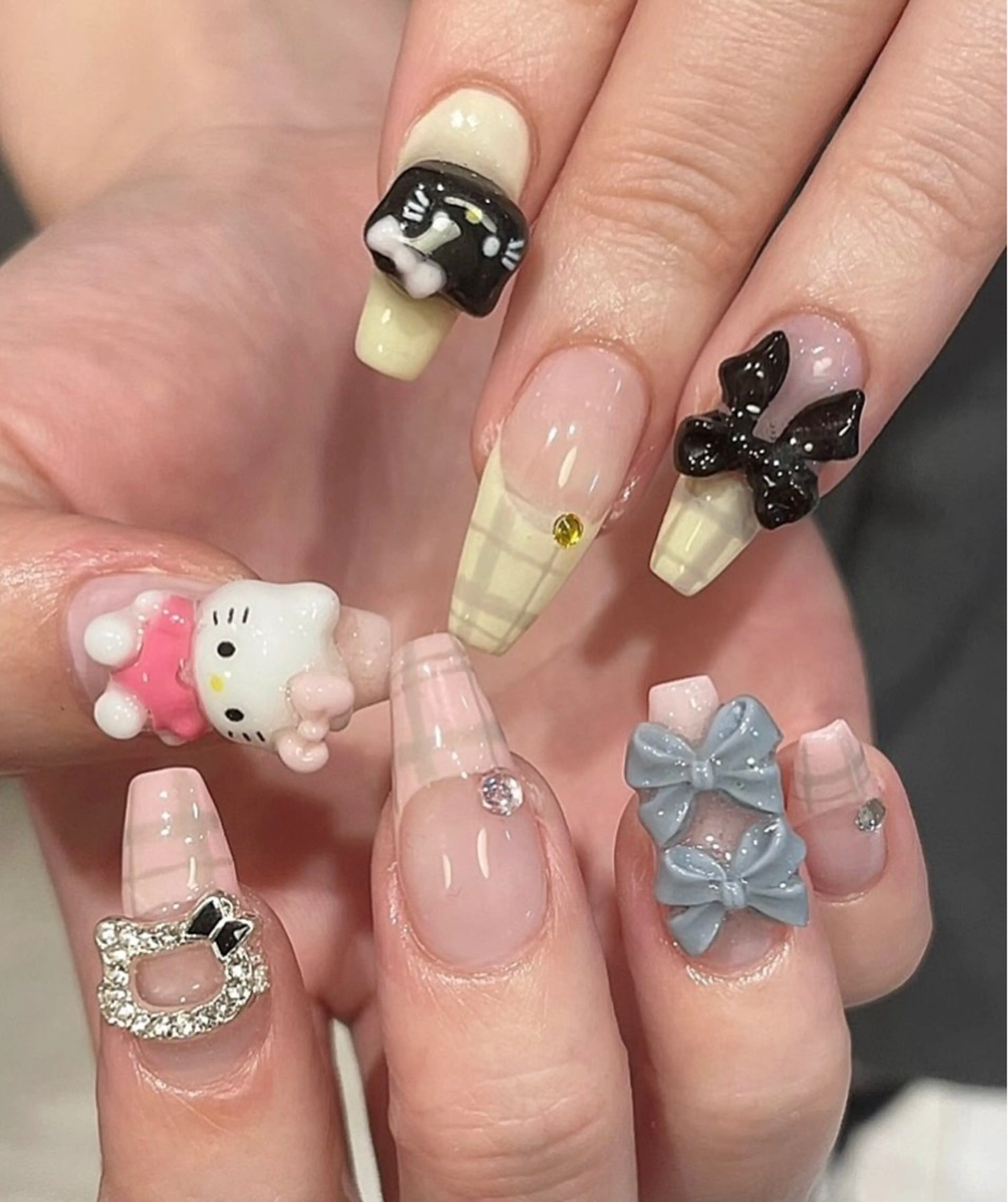 ネイル アートネイル フラワーネイル フレンチネイル ジェルネイル グラデーション ハンドネイル Ryu Nail NekoChanのネイルデザイン