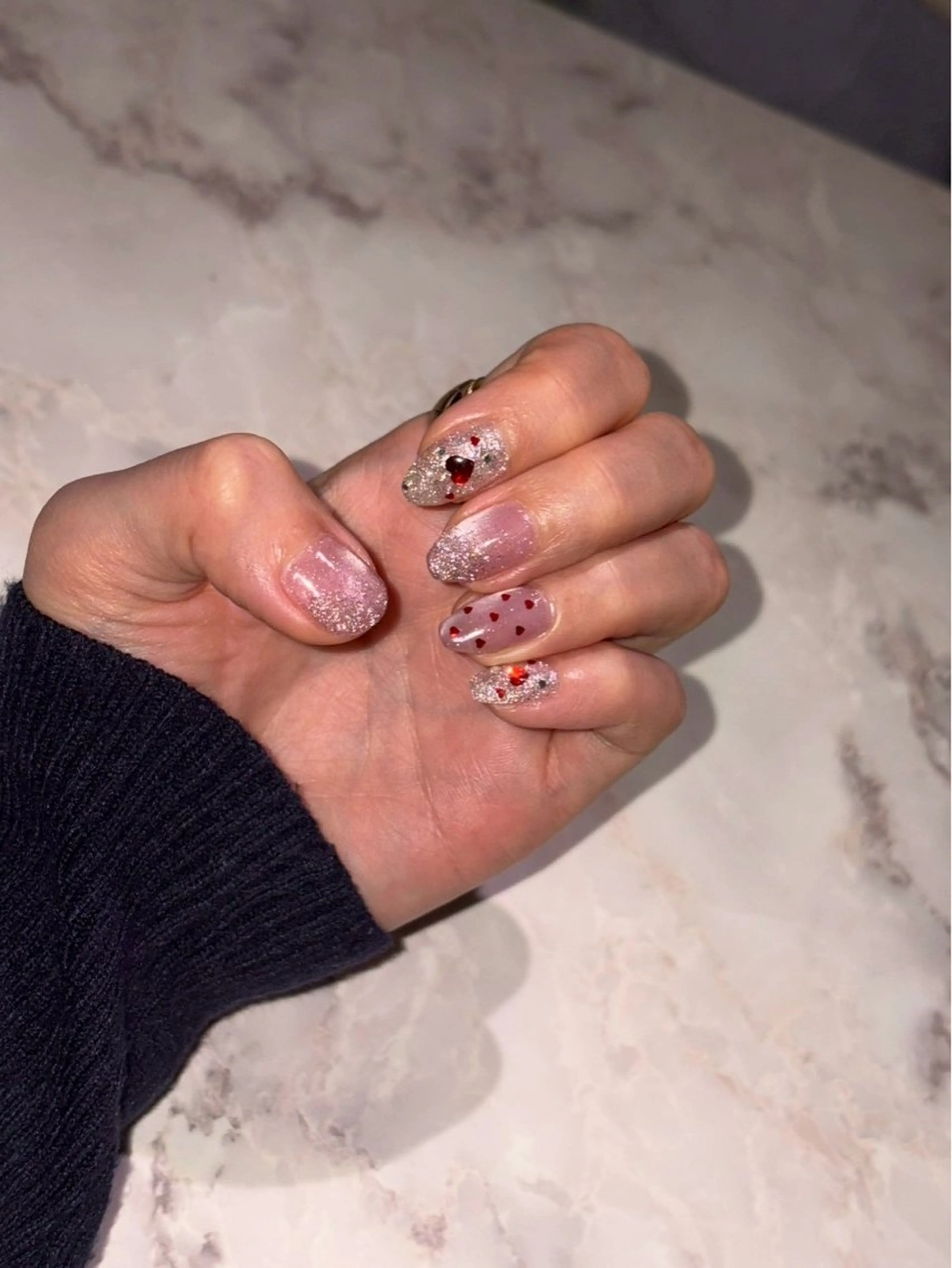 ネイル フラッシュネイル ジェルネイル ハート キラキラネイル ラメ(グリッター) ハンドネイル nua. natsumiのネイルデザイン