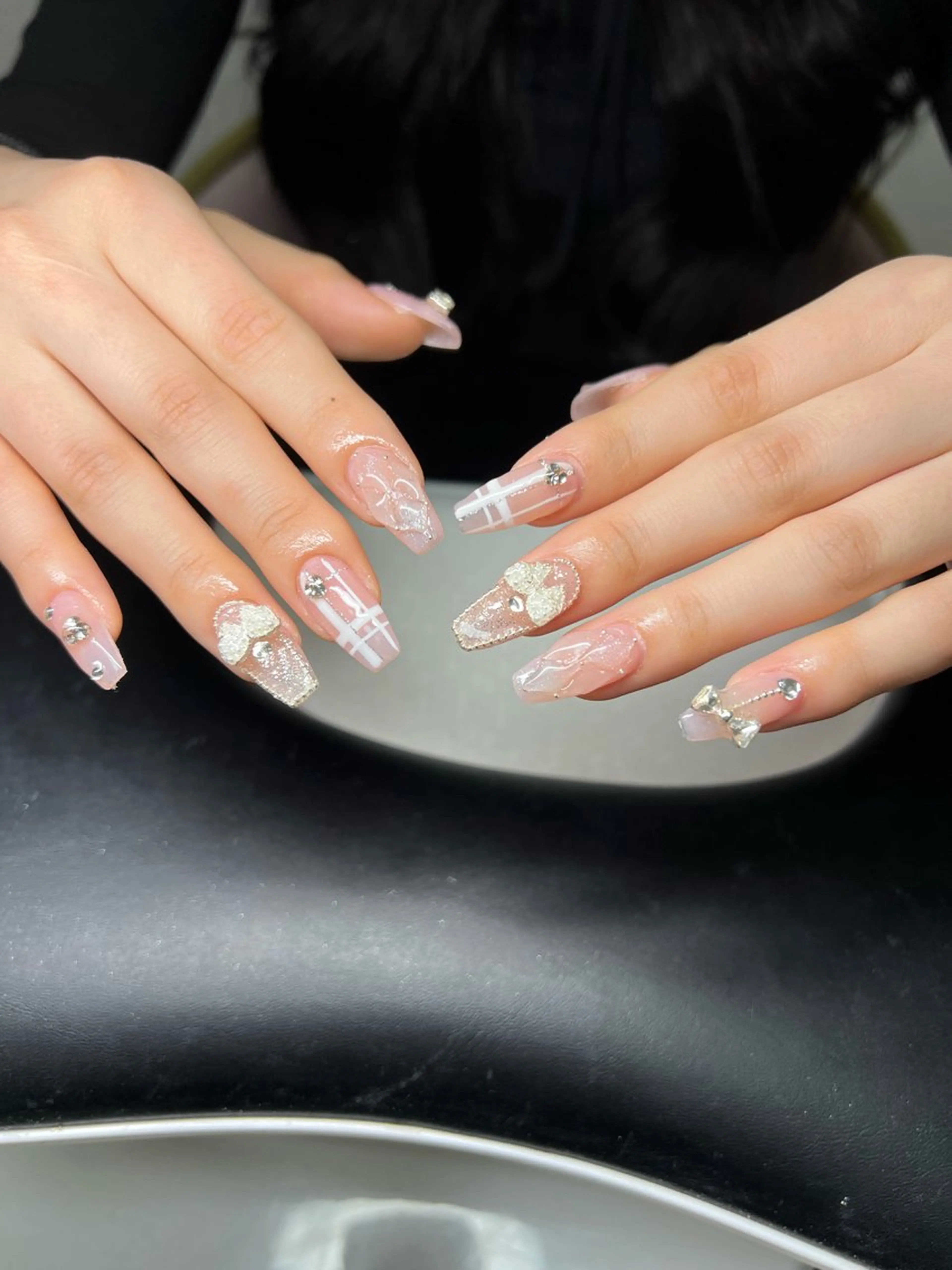 ネイル オーロラネイル チークネイル 長さ出し フットネイル フレンチネイル ハンドネイル Lee Nailsのネイルデザイン