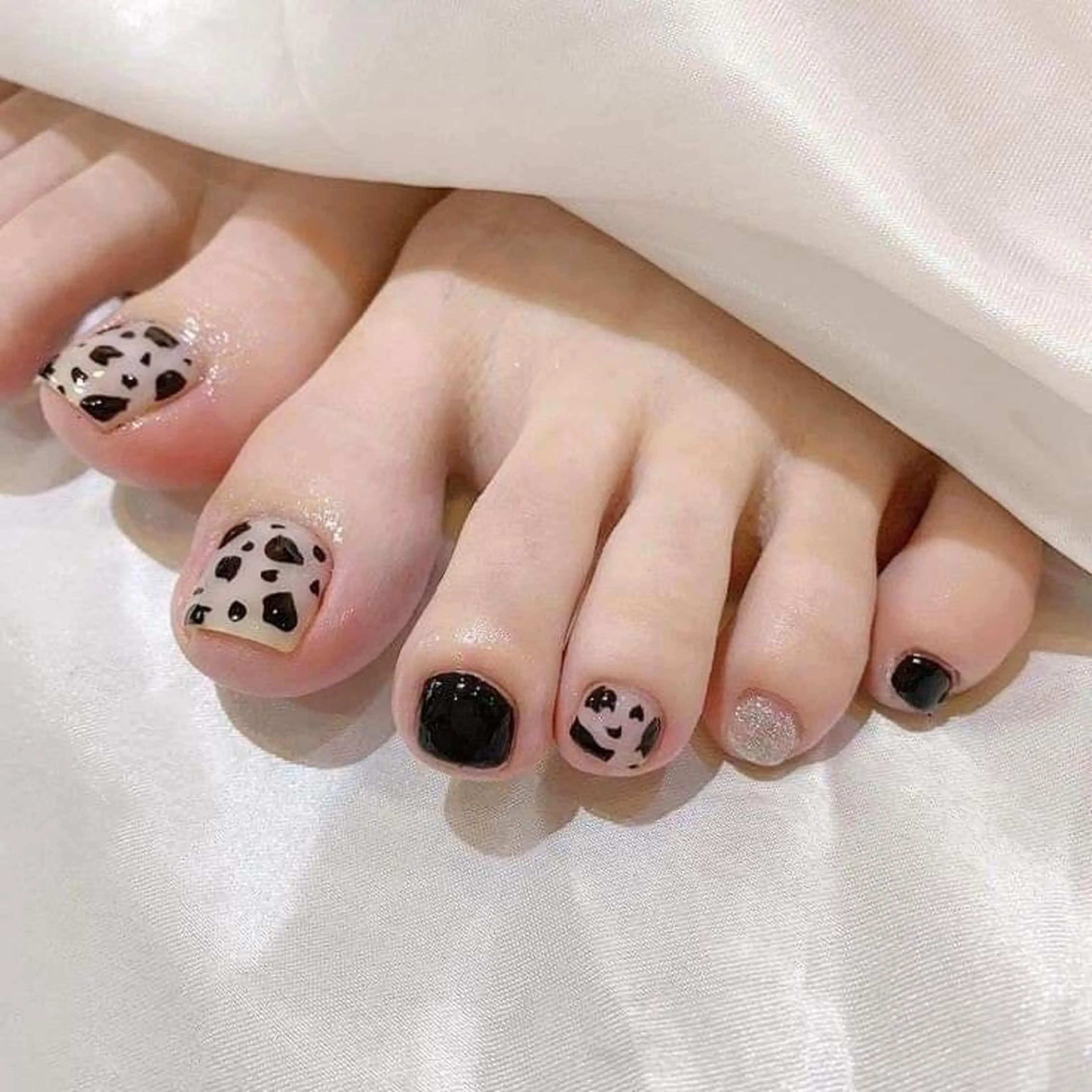 ネイル フットネイル 【岐阜💅🏻】 オトナ可愛い🤍🪄のネイルデザイン