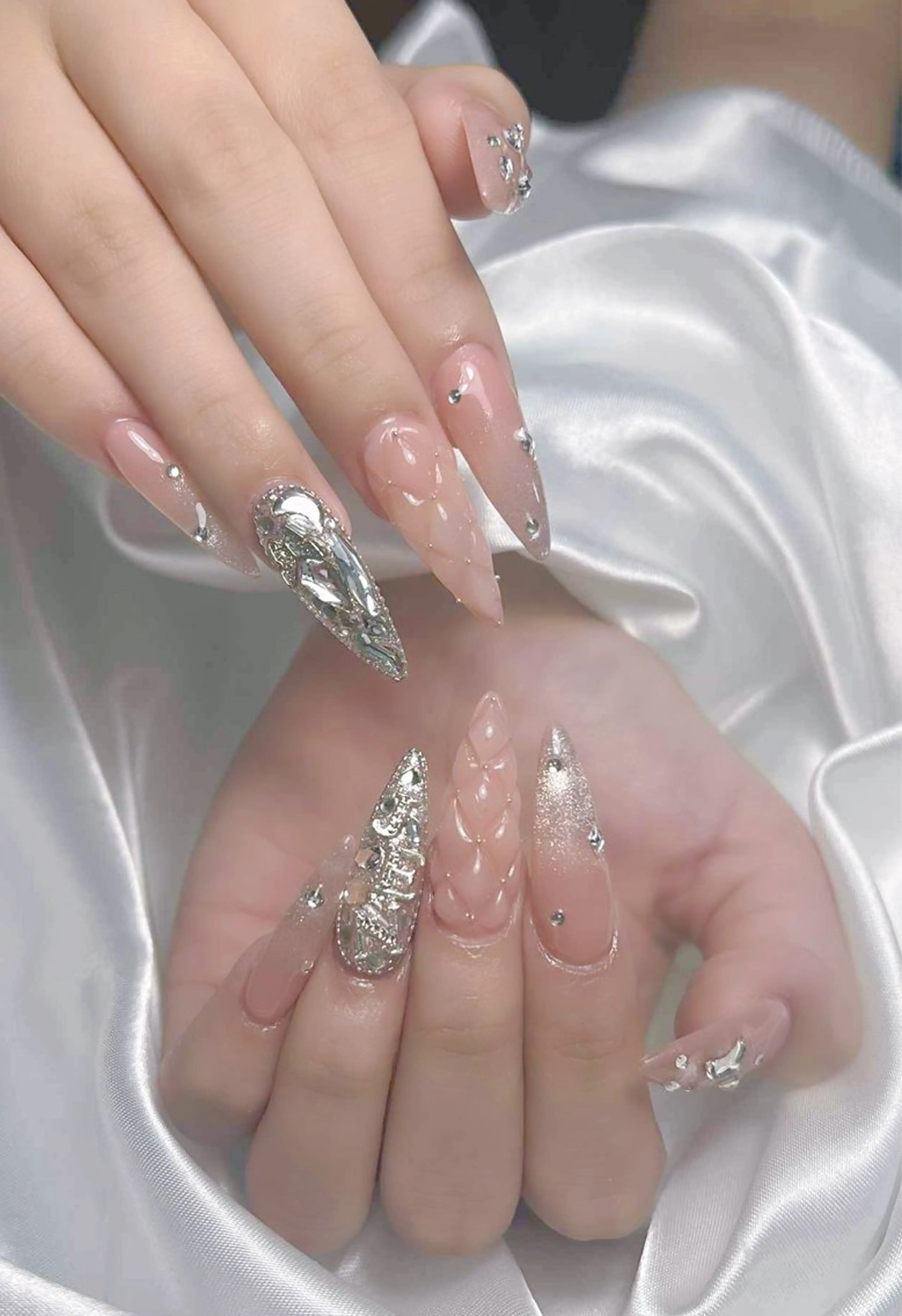 ネイル ハンドネイル LEELA NAIL STUDIOのネイルデザイン