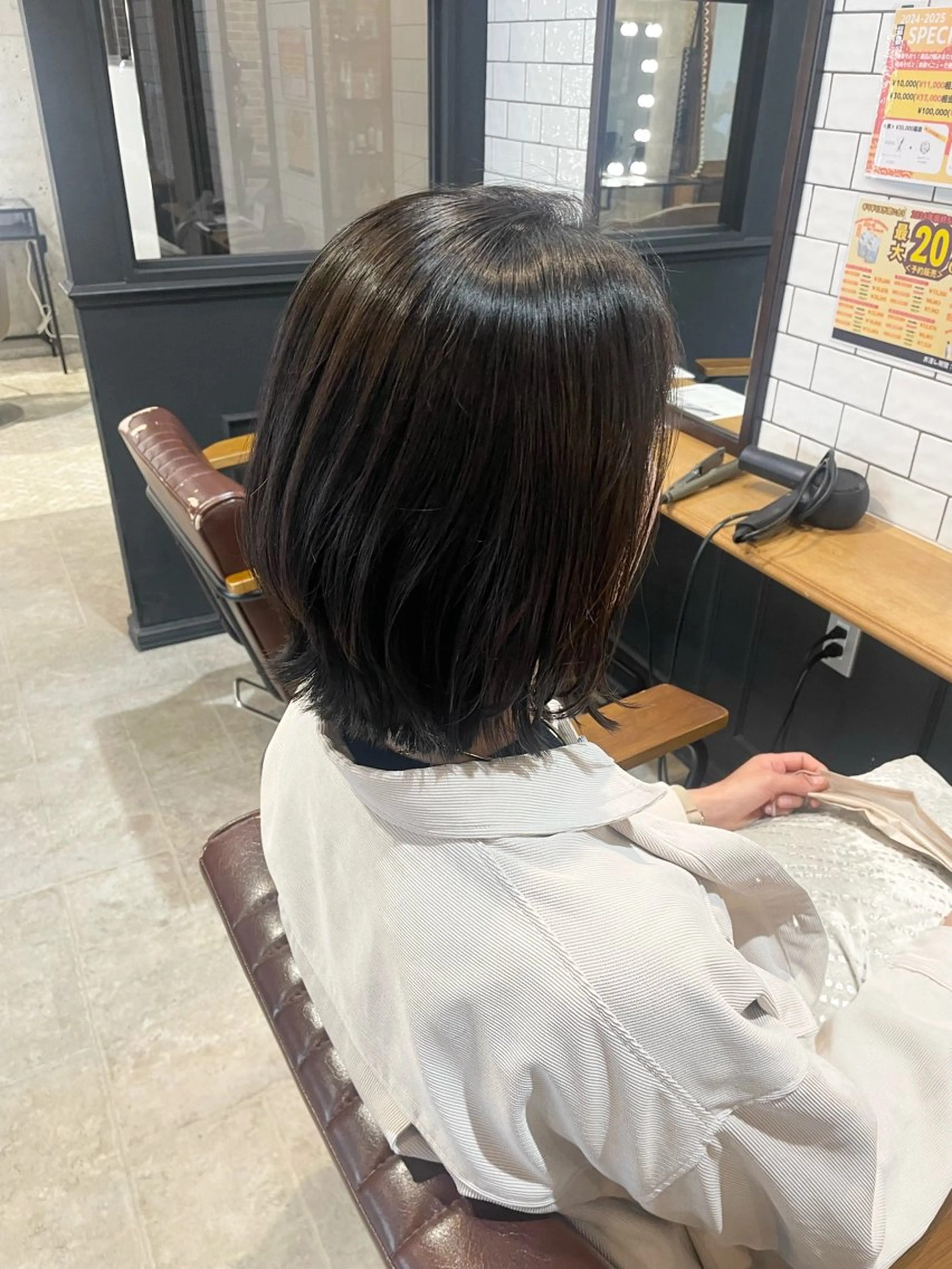 ミディアム ボブ カット 和田 真依のヘアスタイル