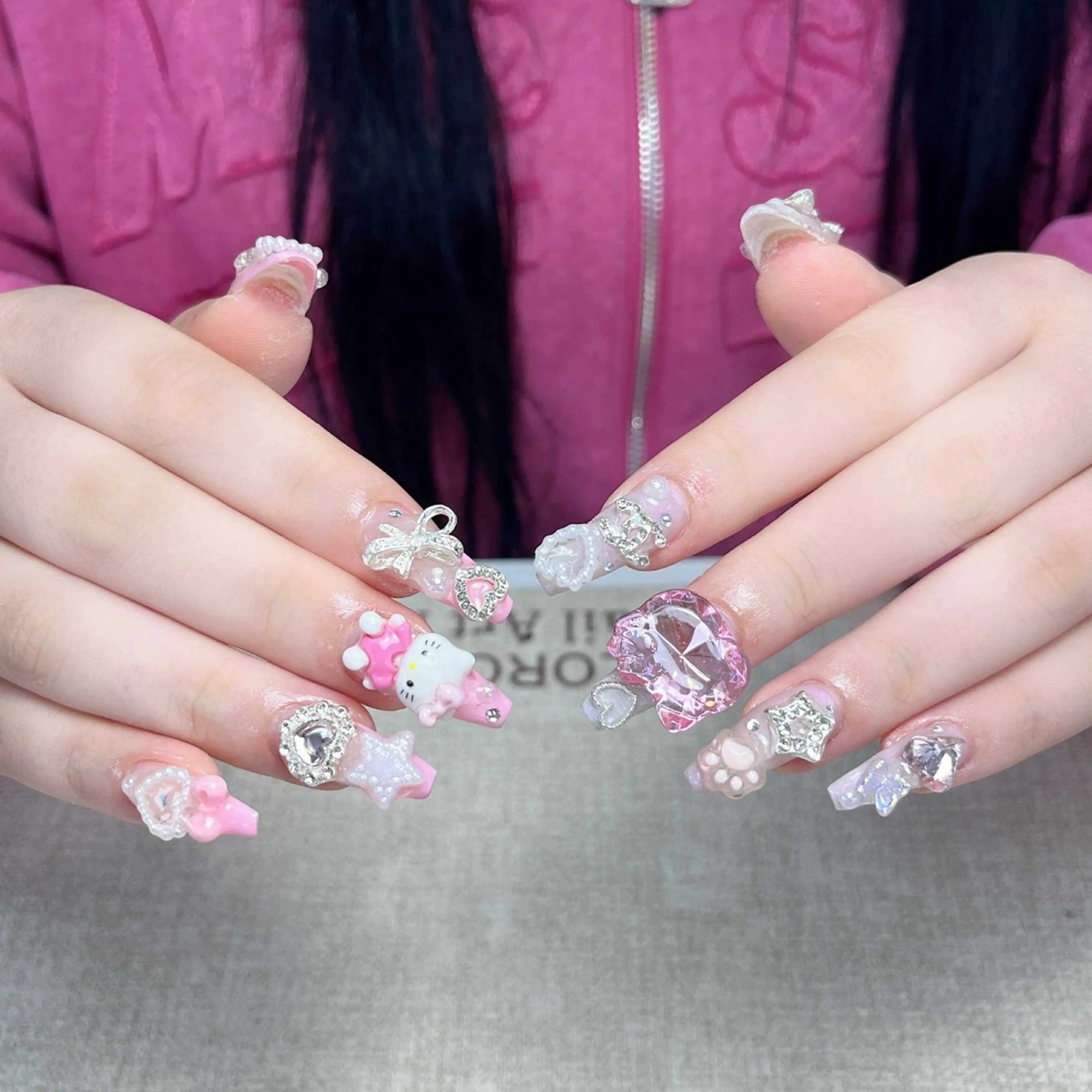 ネイル ハンドネイル ハンドケア いちご ちゃんのネイルデザイン