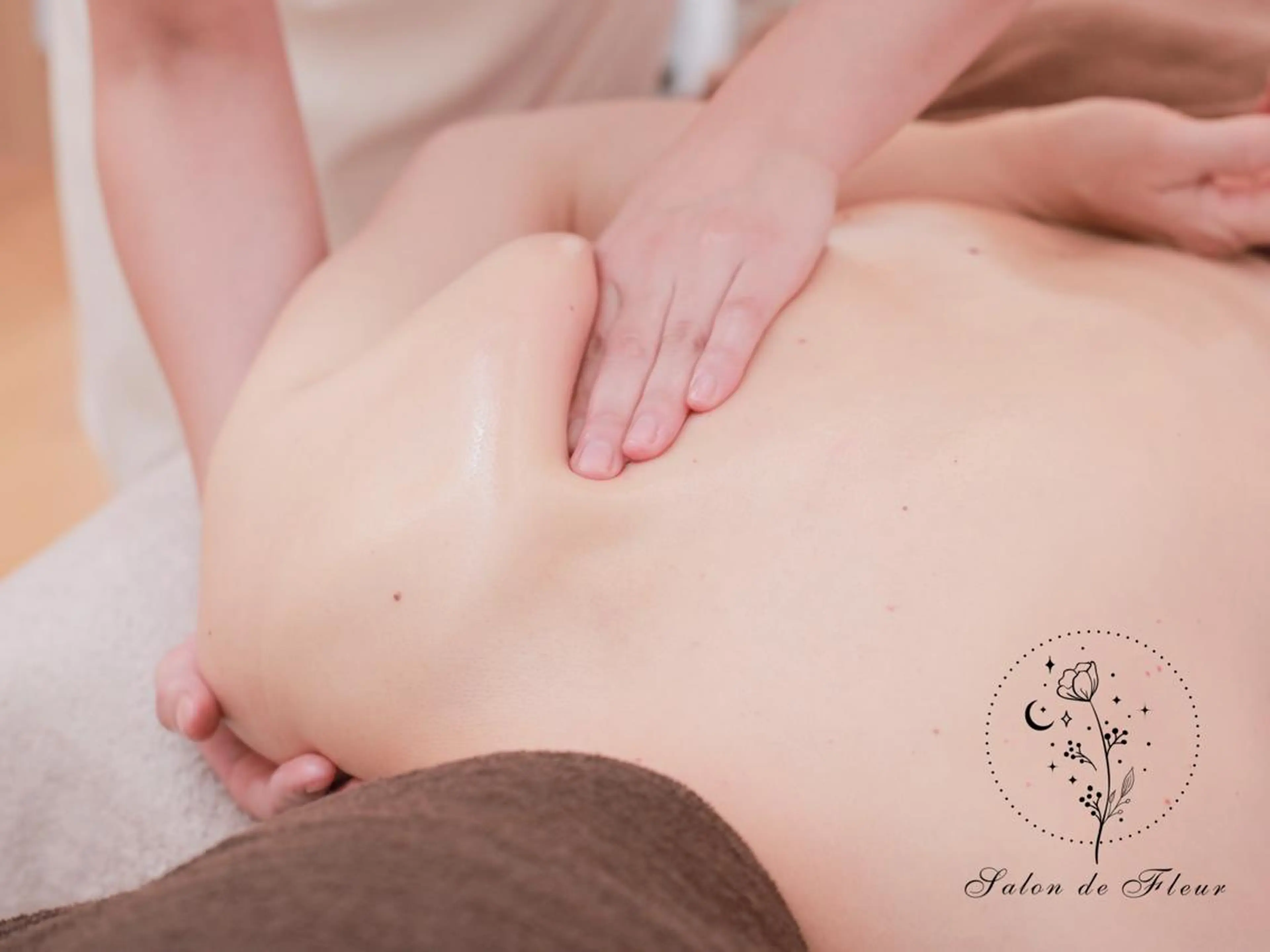 【全身たっぷり120分】首肩こり/むくみケア◎オイルリンパマッサージ〈レディース〉¥19800→の写真