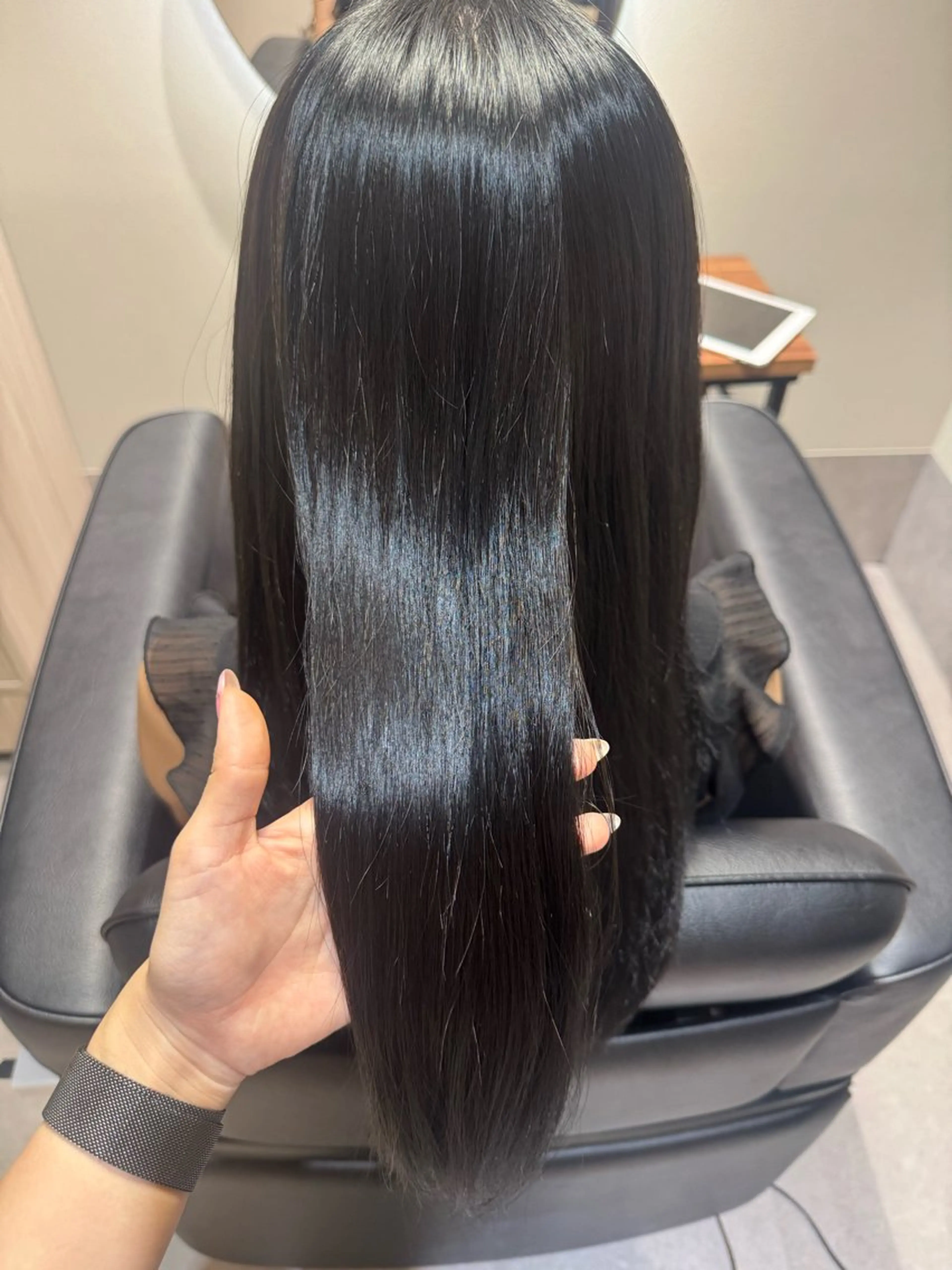 ロング カット ヘアカラー 縮毛矯正 トリートメント NAVY 橋本心 縮毛矯正のヘアスタイル