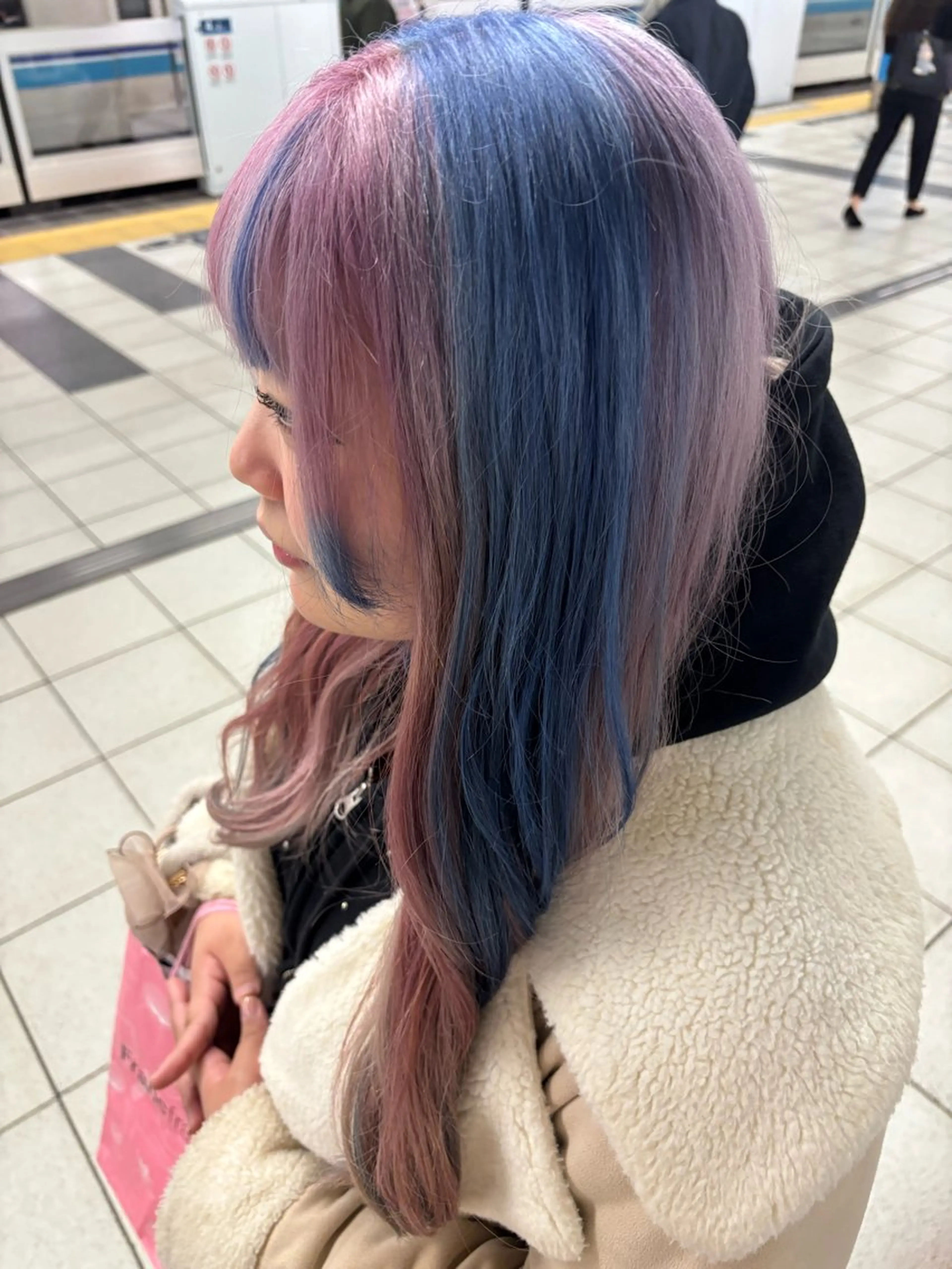 ロング カラー ゴトウ チヅルのヘアスタイル