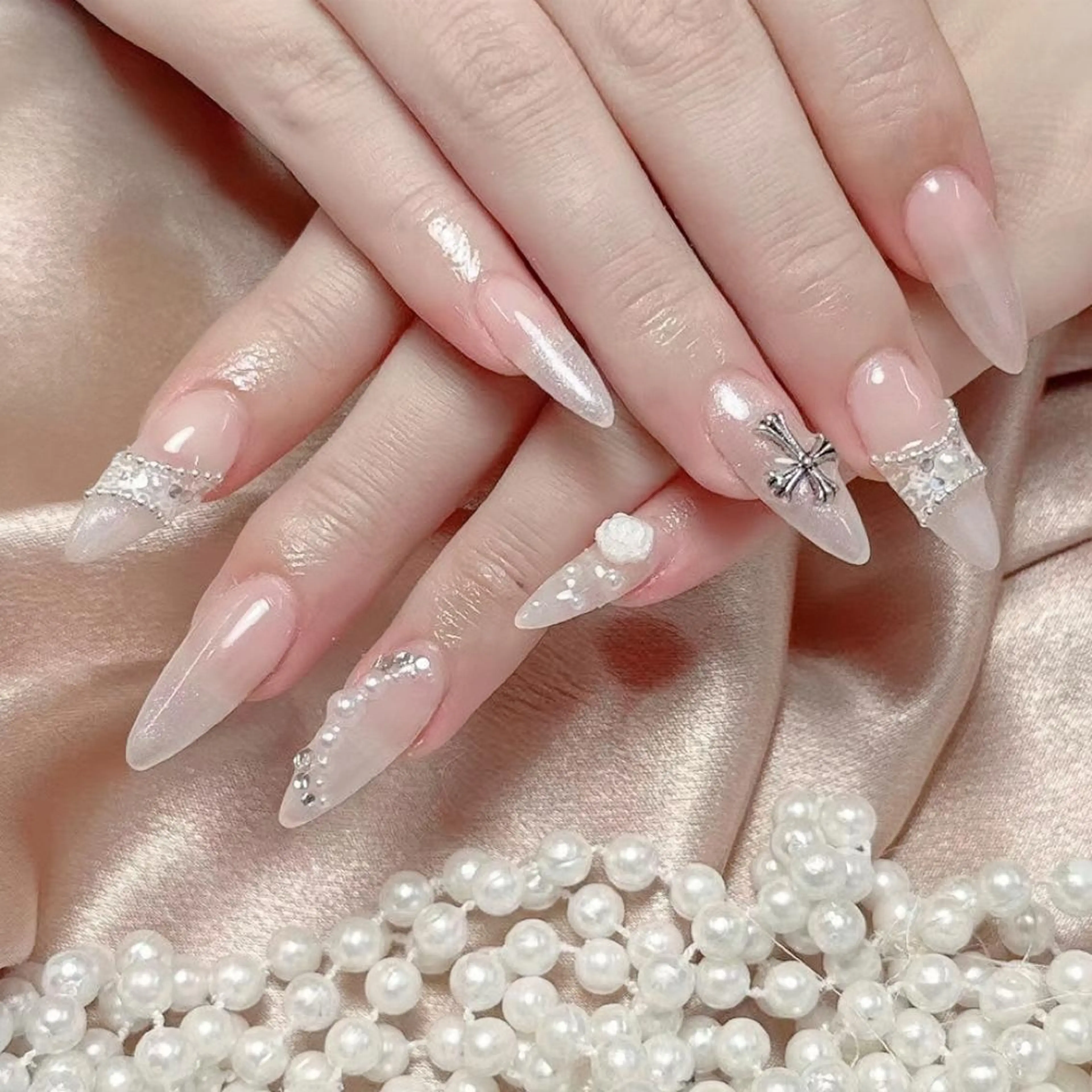 ネイル queens nailsalonのネイルデザイン