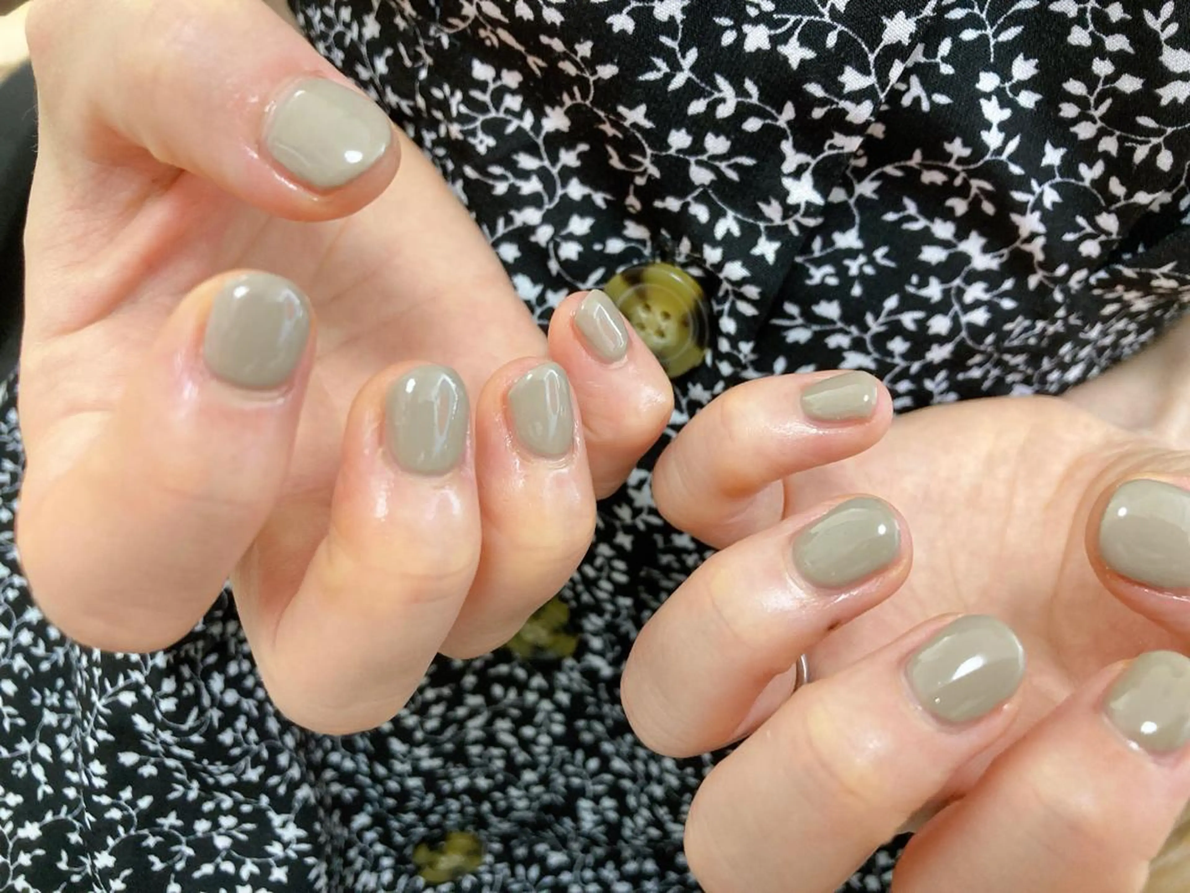 ネイル ワンカラーネイル ハンドネイル mogunail &blowのネイルデザイン