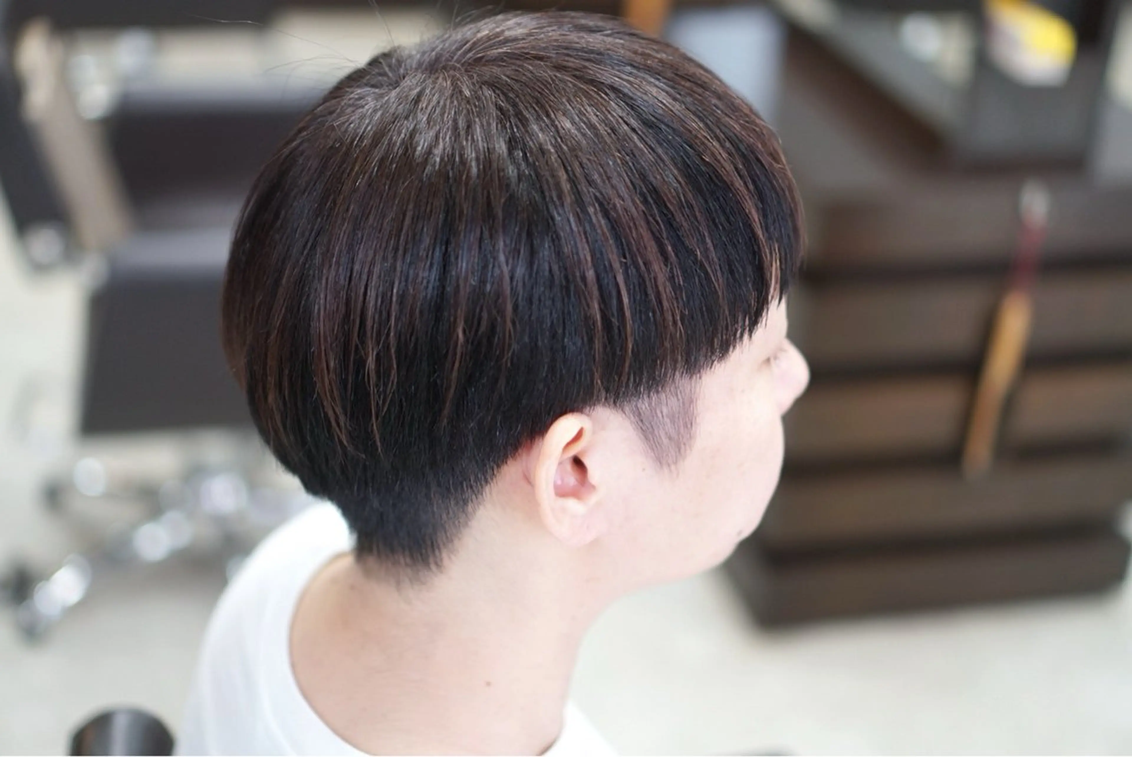 ショート カラー 黒髪 ブリーチ デザインカラー ブリーチなしカラー ショートヘア 中島 剛のヘアスタイル