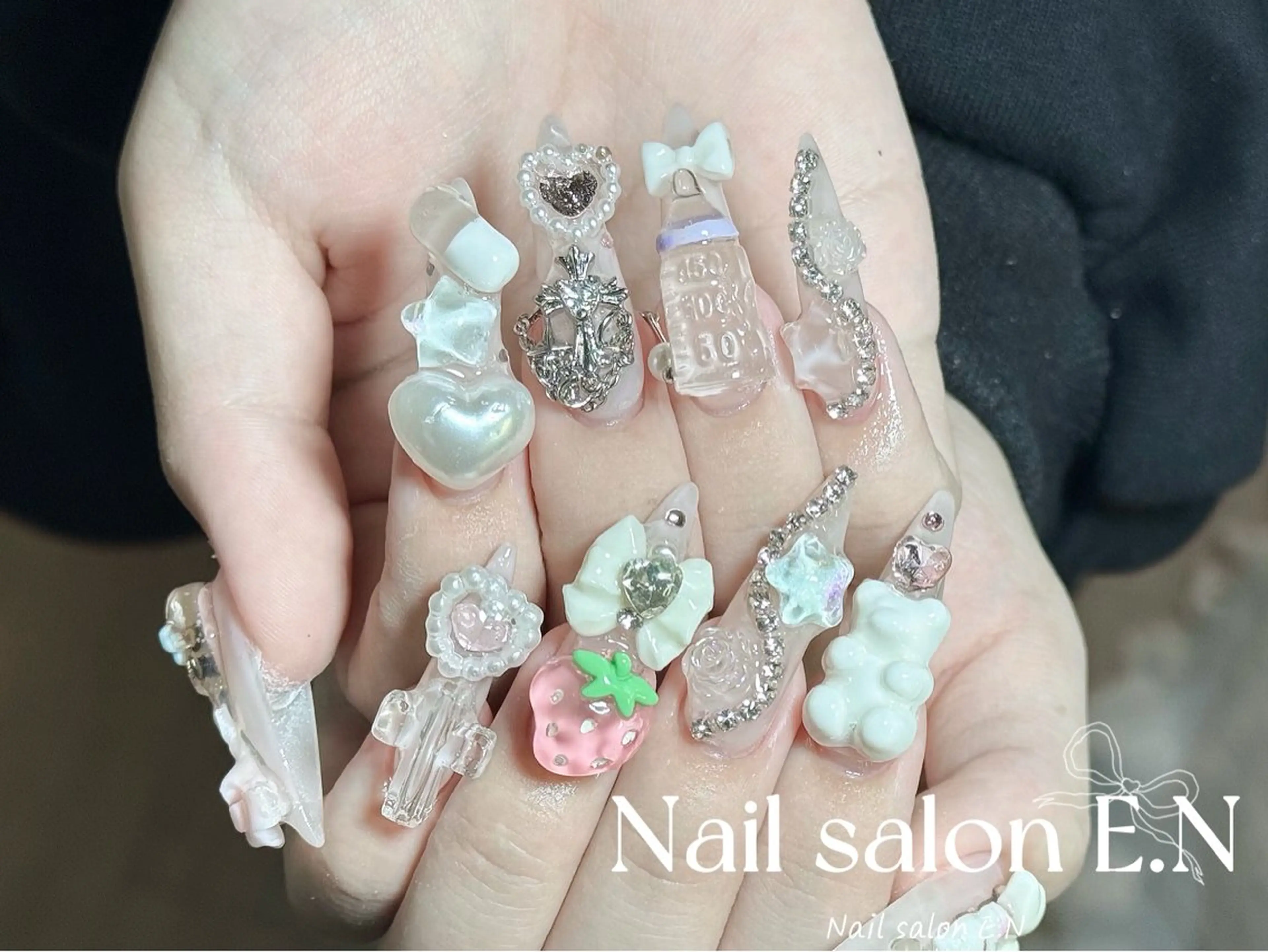 ネイル アートネイル オーロラネイル ブラウン クリアネイル フレンチネイル ハンドネイル E.N🦋 長さ出し/持ち込みのネイルデザイン