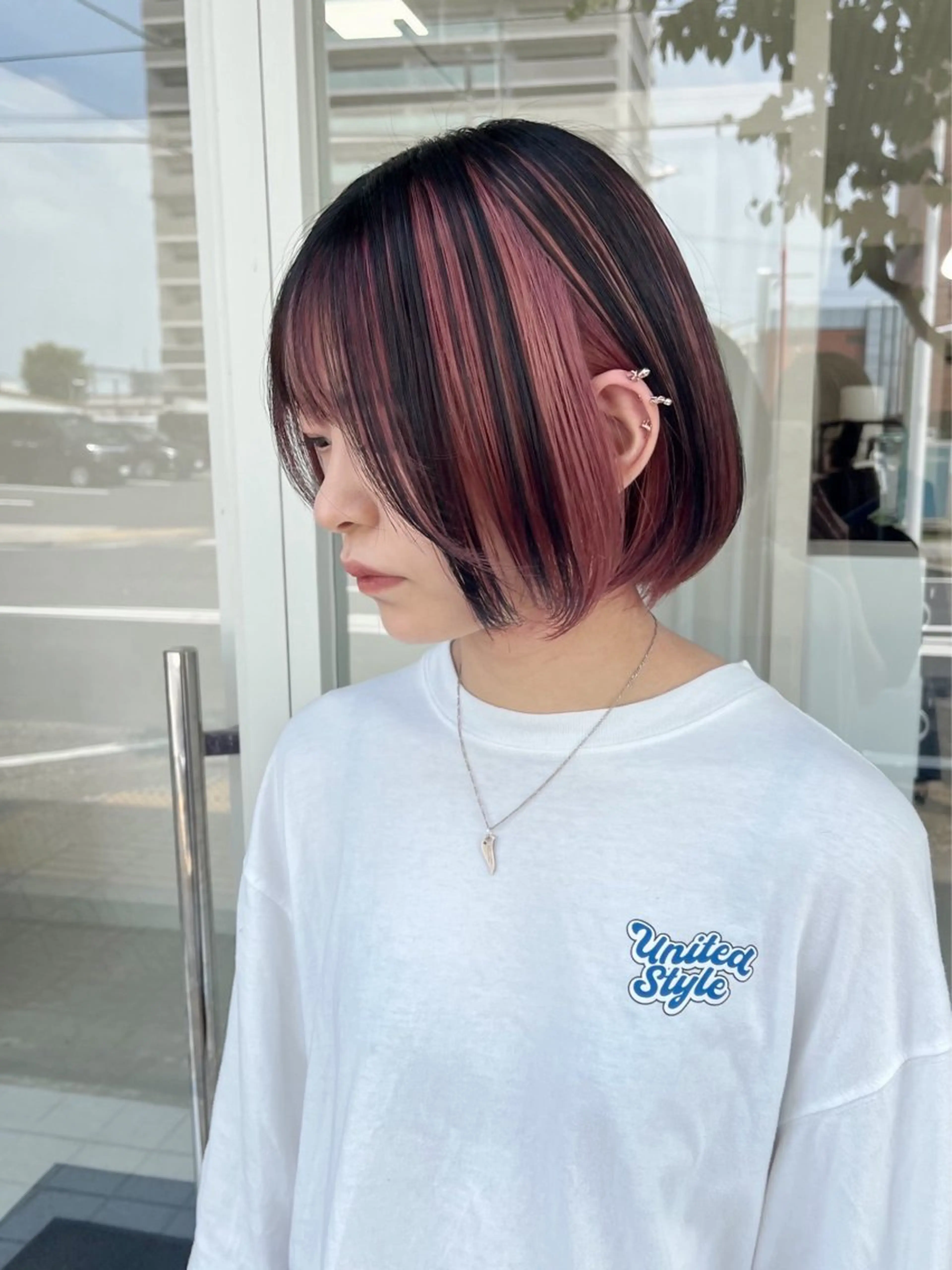 ショート ヘアカラー 長山 茉白のヘアスタイル