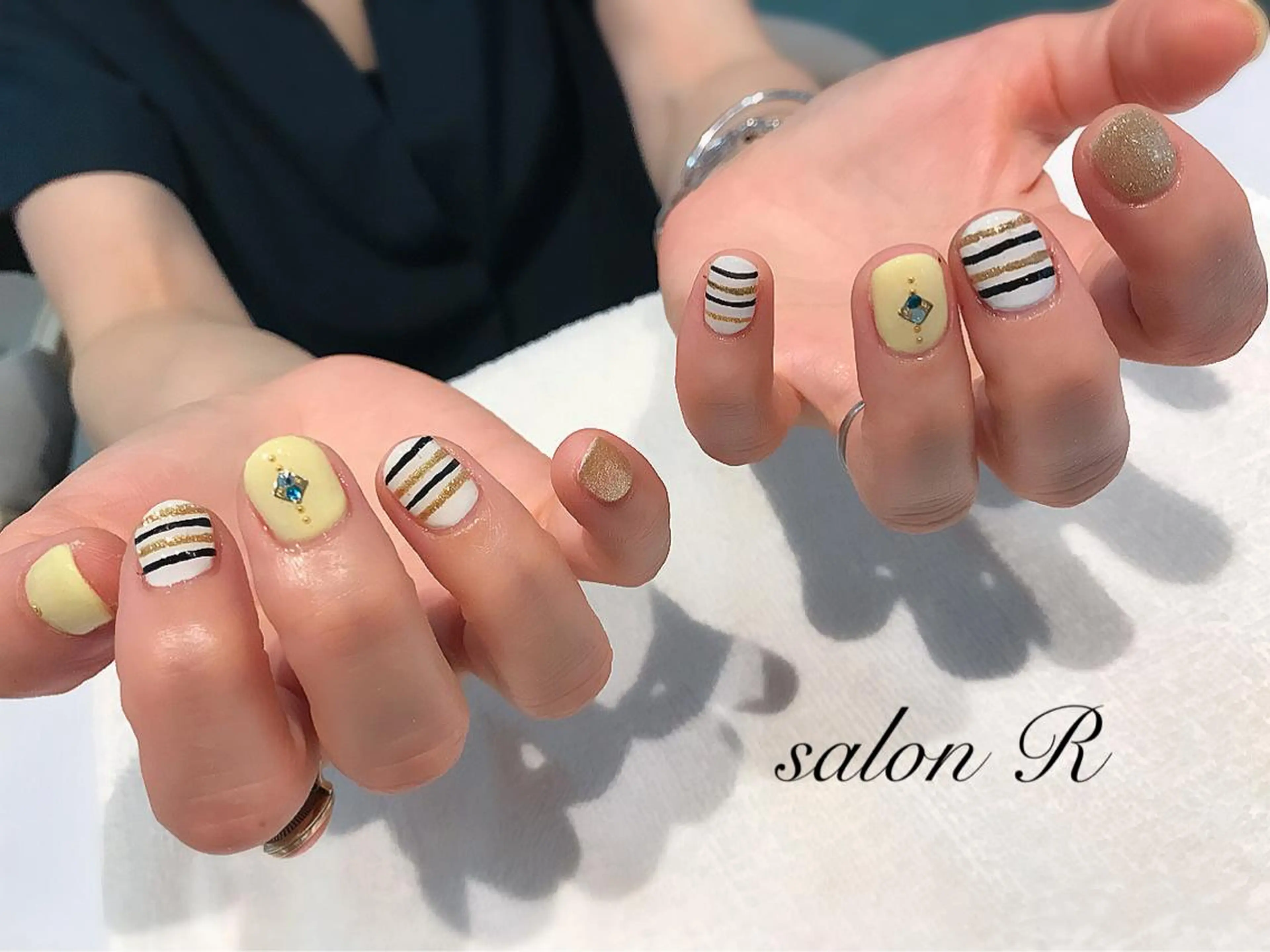 ネイル ボーダー ショートネイル NARUMI HYODOのネイルデザイン