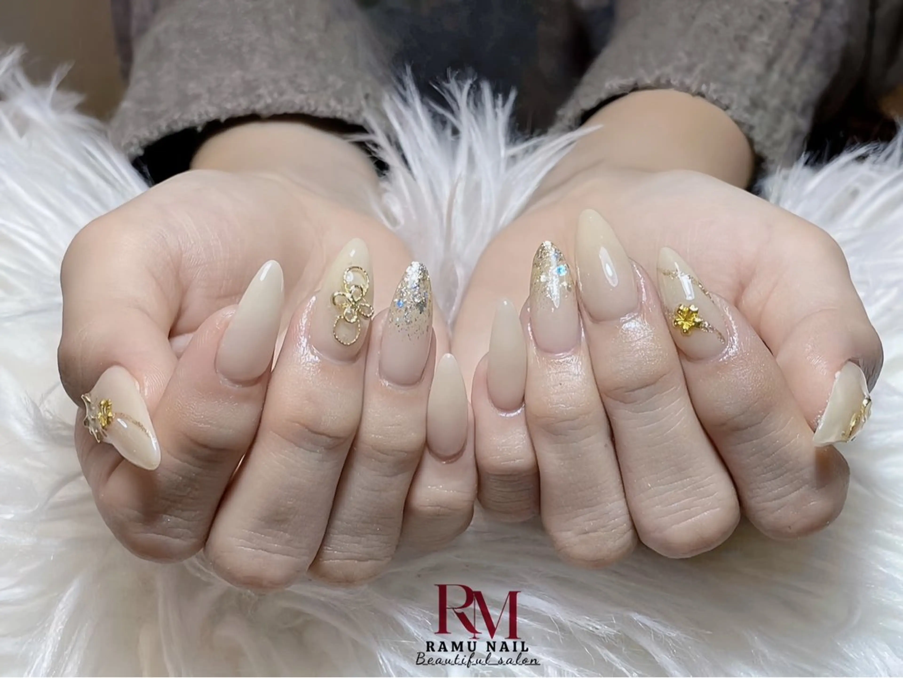 ネイル キラキラネイル マグネットネイル ミラーネイル ピンク ワンホンネイル ハンドネイル RAMU Nail 恵比寿店のネイルデザイン