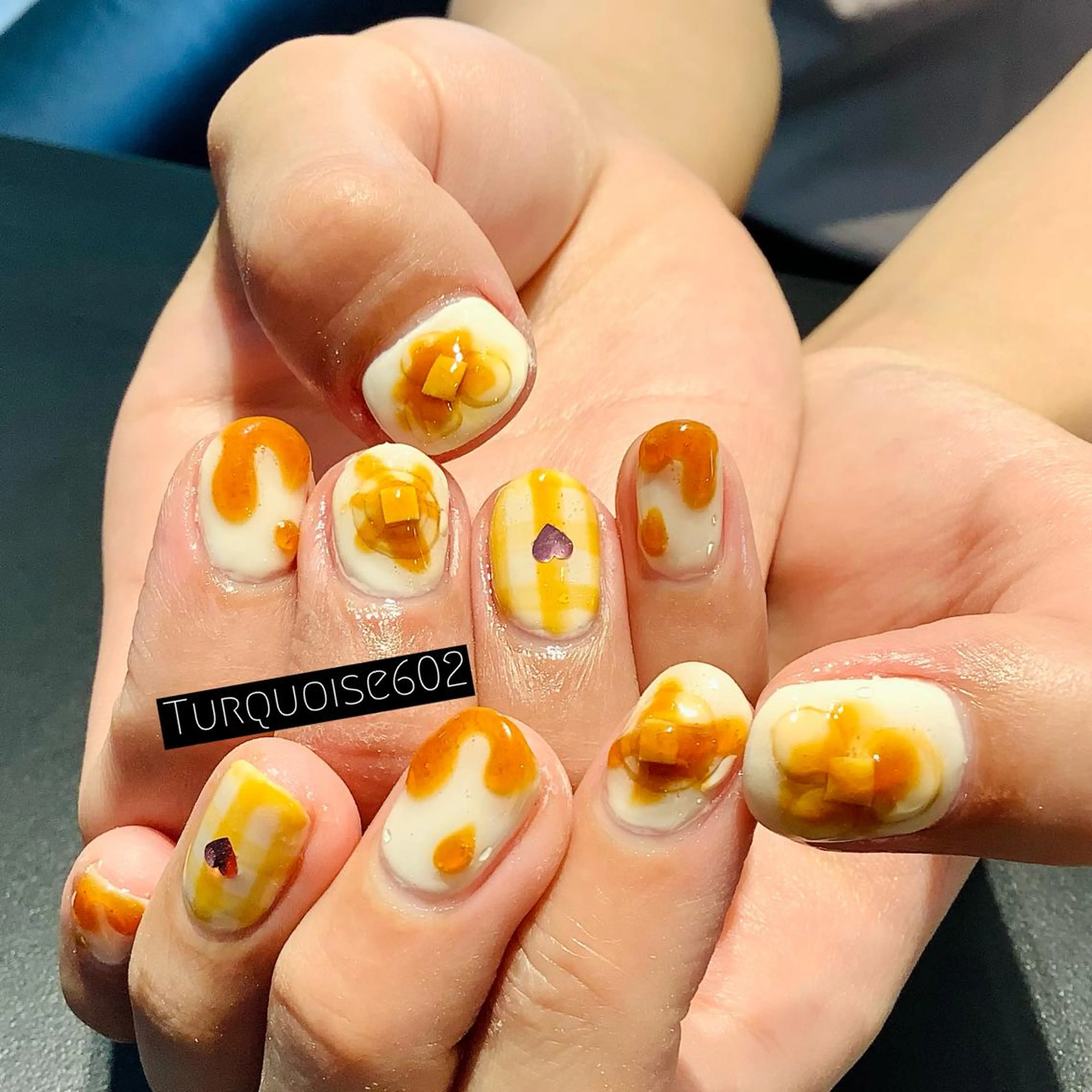 ネイル ハンドネイル 個性派ネイルサロン 💅🏼ターコイズのネイルデザイン