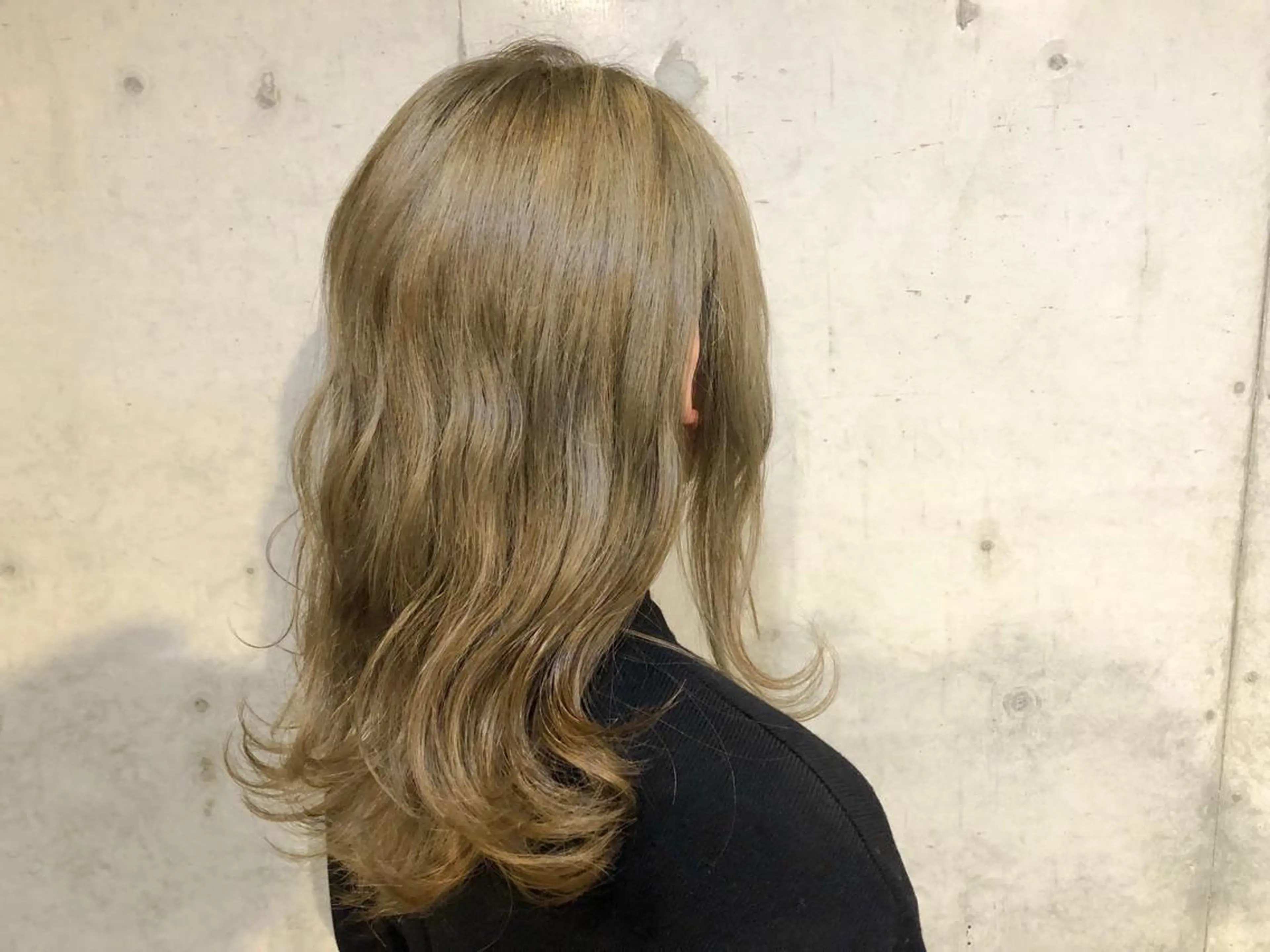 ロング カラー 藤原 ちひろのヘアスタイル