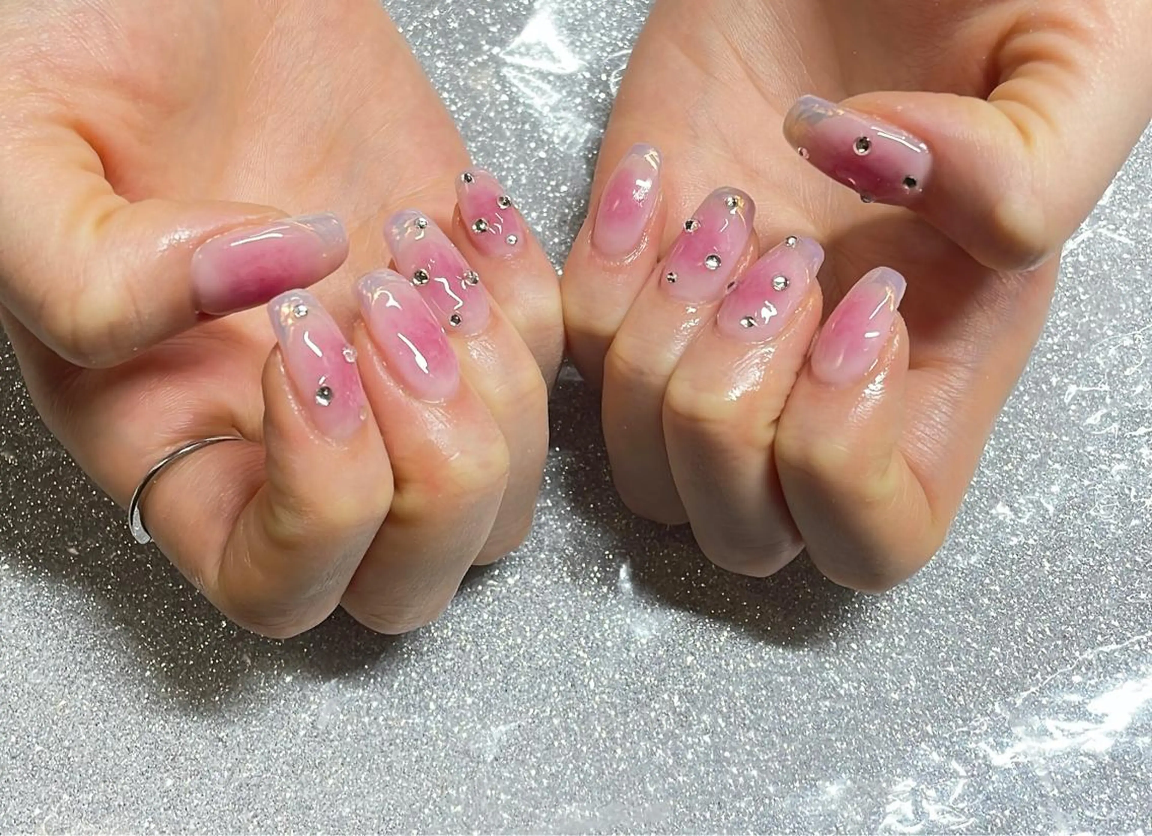 ネイル ハンドネイル VIERU 🌈🎀💖のネイルデザイン