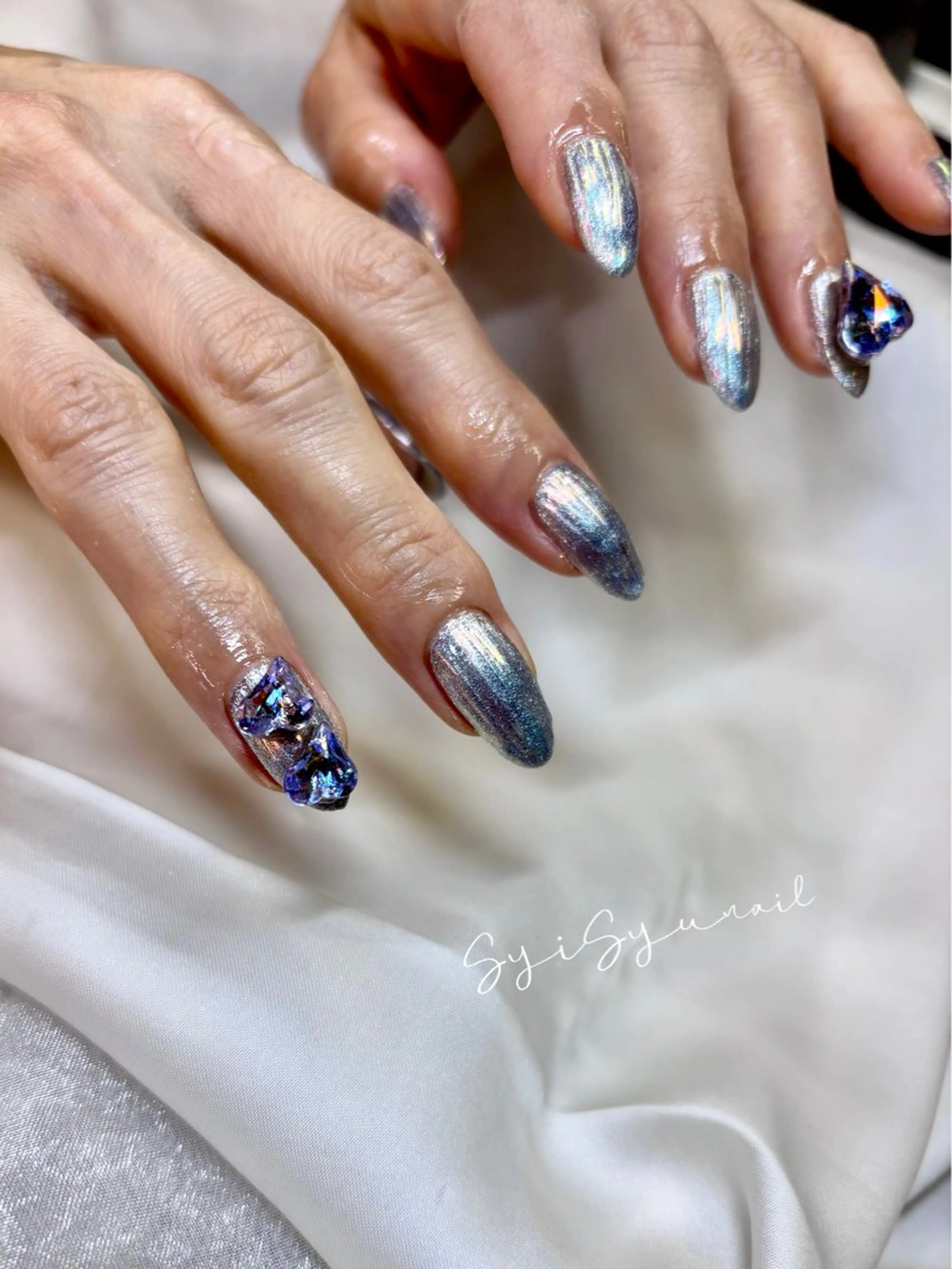 セミロング SyiSyu なんば本店のネイルデザイン
