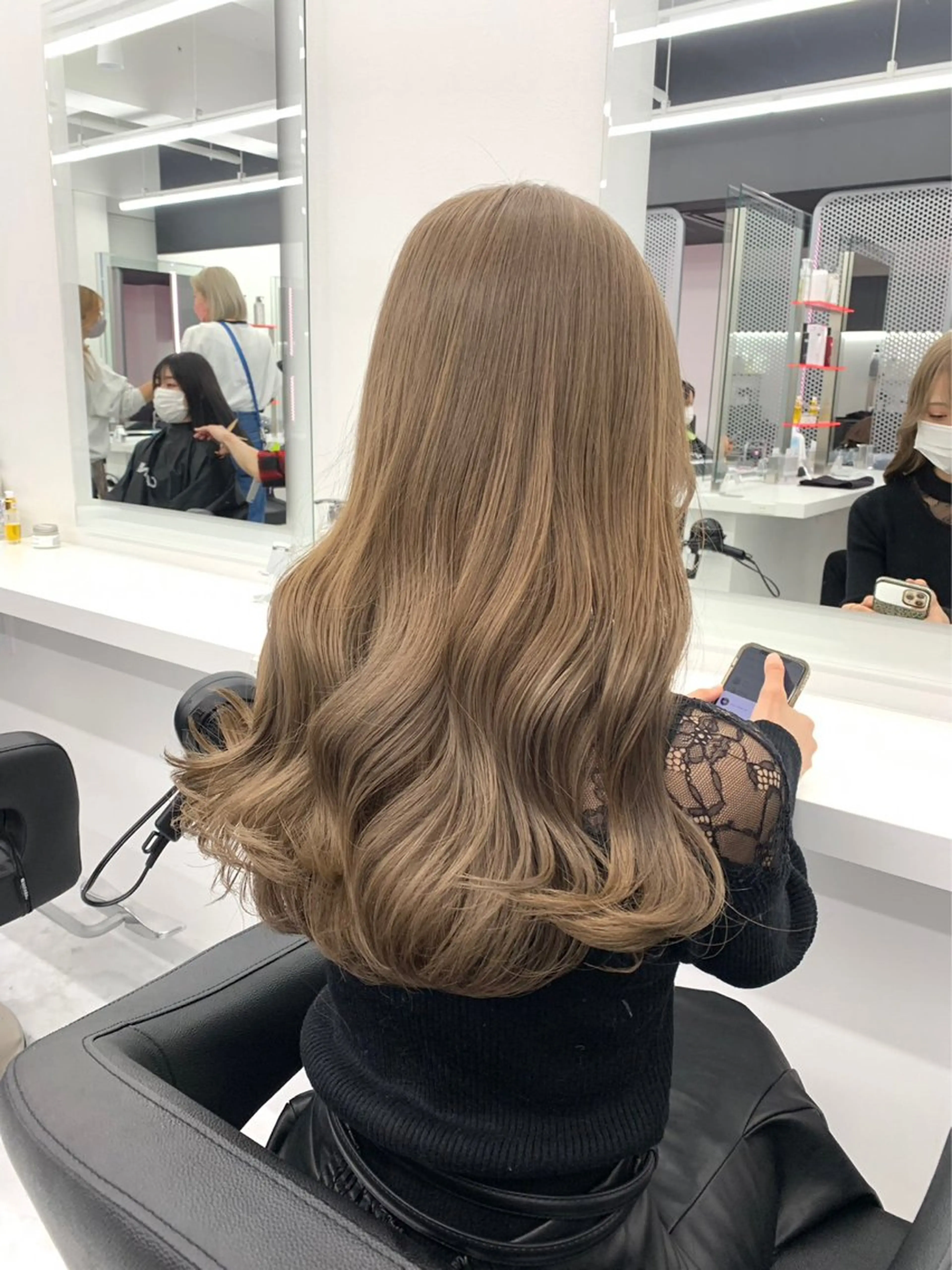 ロング カラー グレージュ ミルクティーグレージュ ヘアカラー 💖トレンド春夏 カラー💖FUTAのヘアスタイル