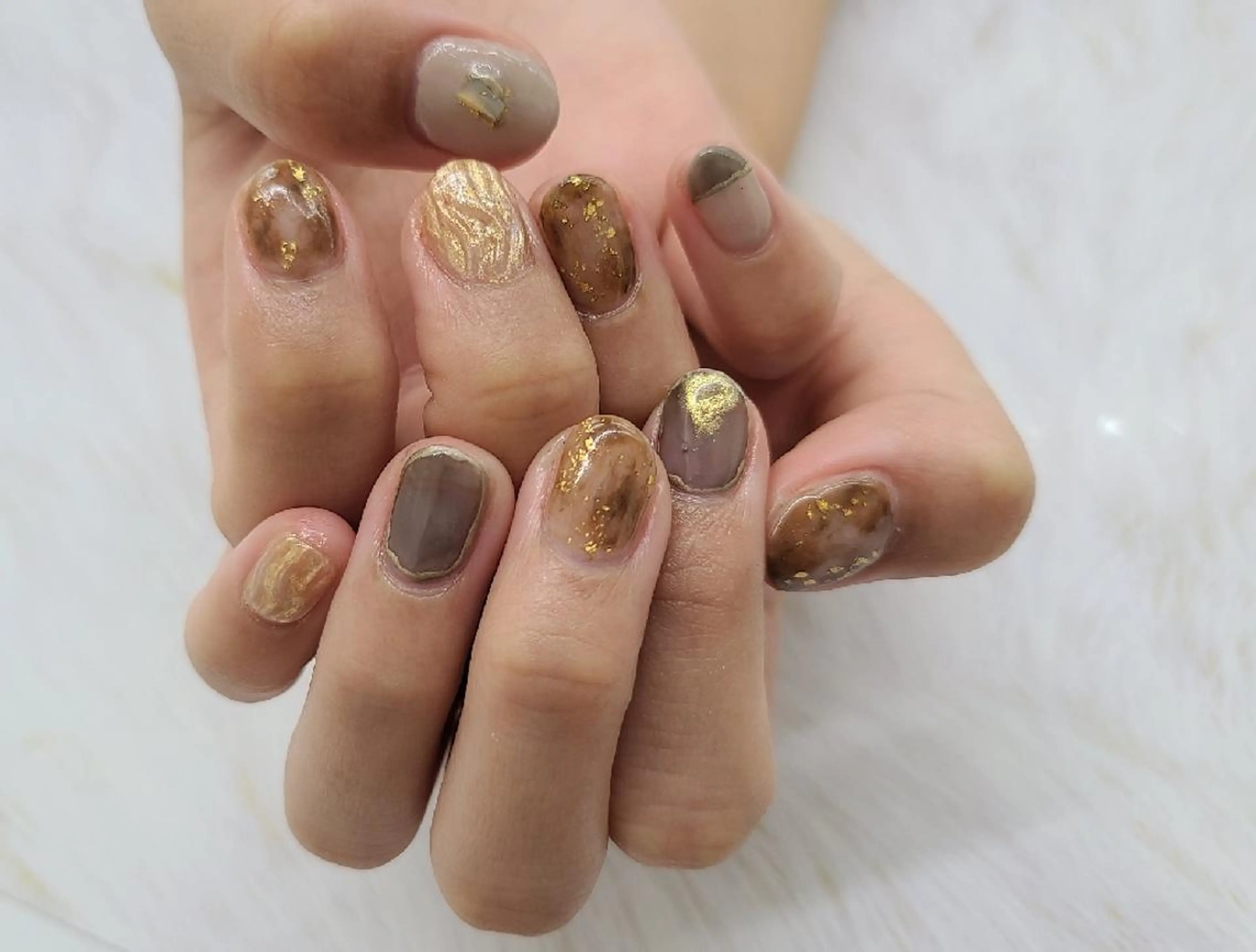 ネイル ブラウン ニュアンスネイル 関口 友菜のヘアスタイル