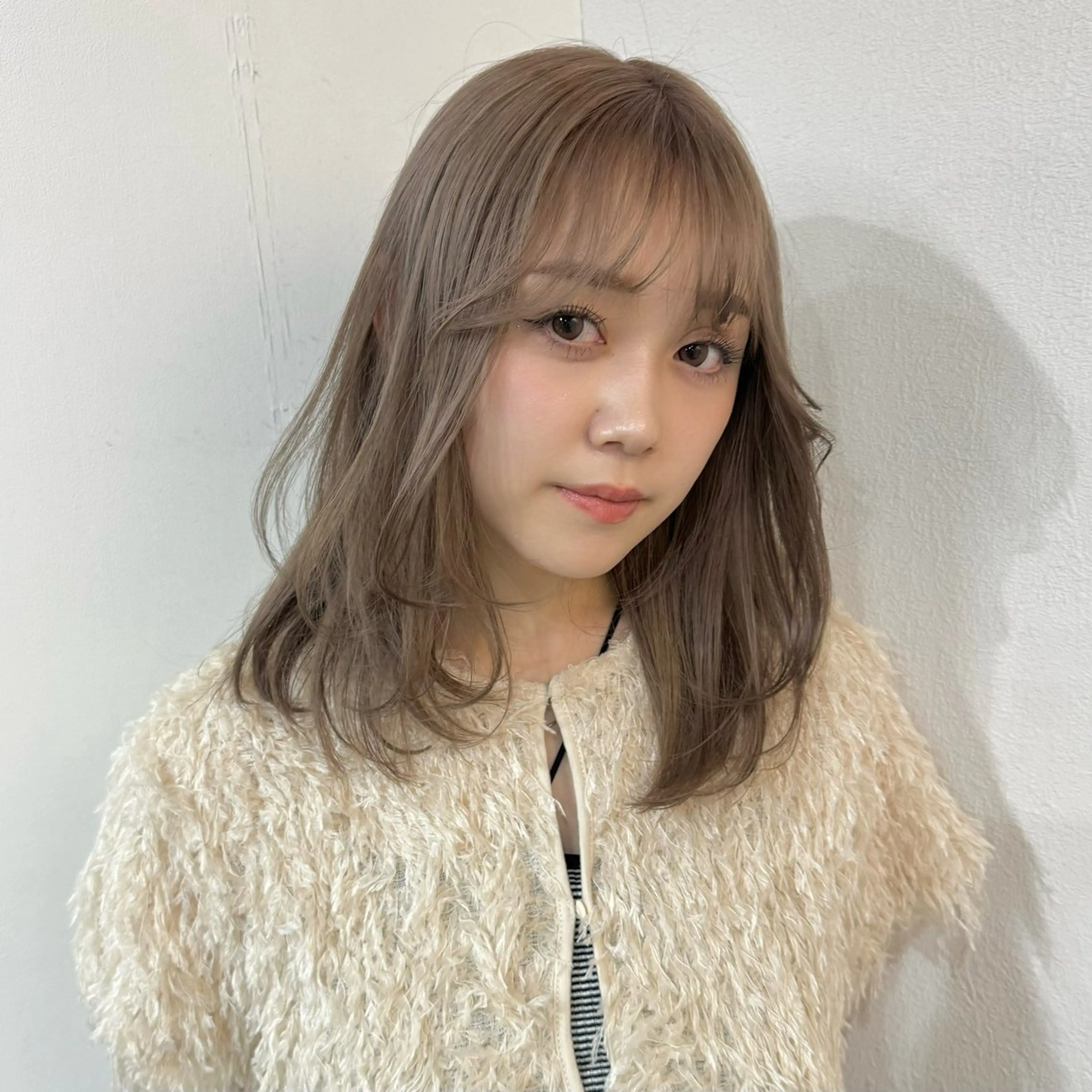 カラー ベージュカラー ブリーチ 透明感カラー グレージュ ヘーゼル ヘアカラー トリートメント エクステモデル募集 💗大阪梅田/川上のヘアスタイル