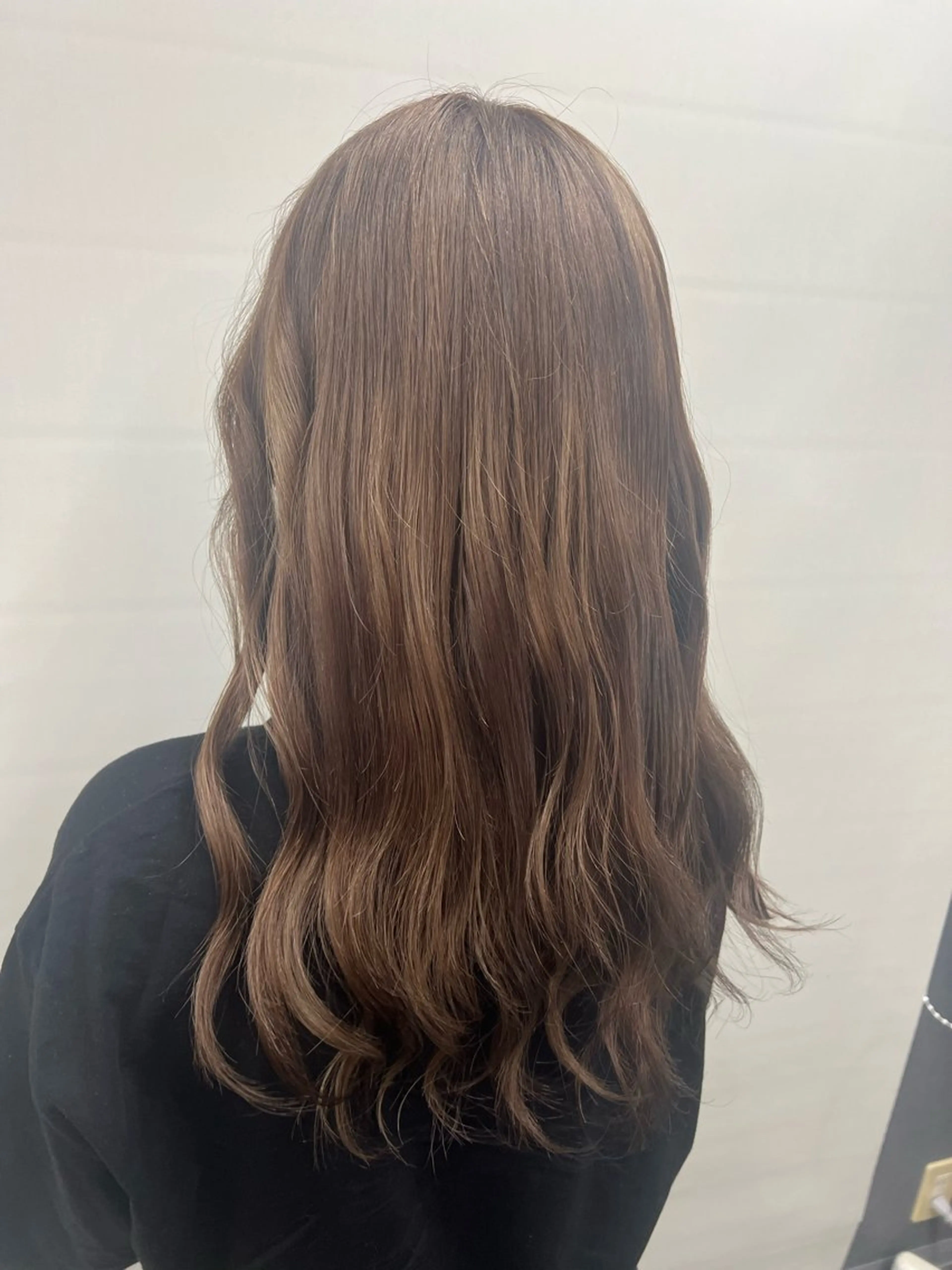 ロング ヘアカラー 本間 絵理奈‎のヘアスタイル