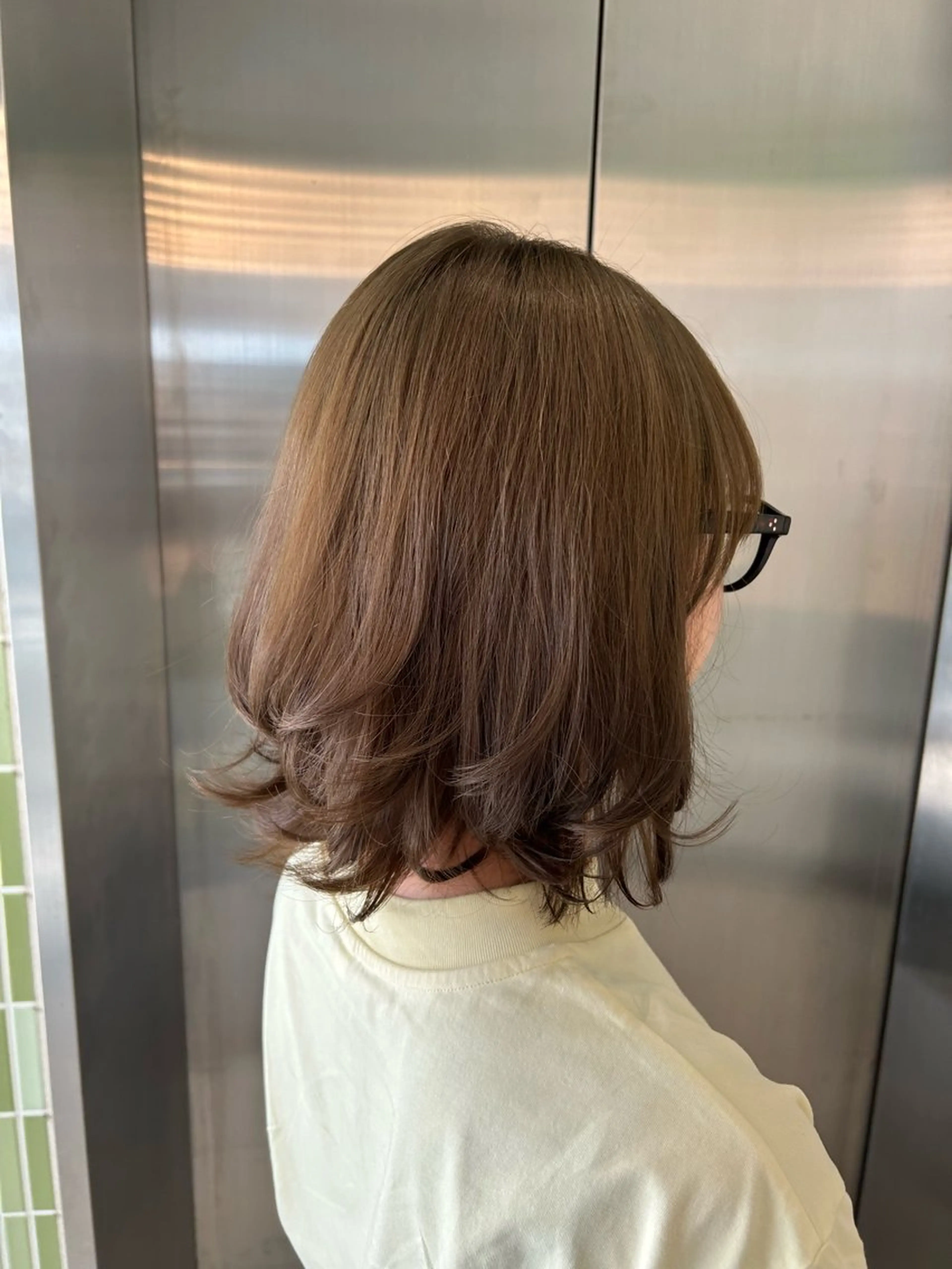 ミディアム .AIRI🌼 暖色/ぱつっとぼぶのヘアスタイル