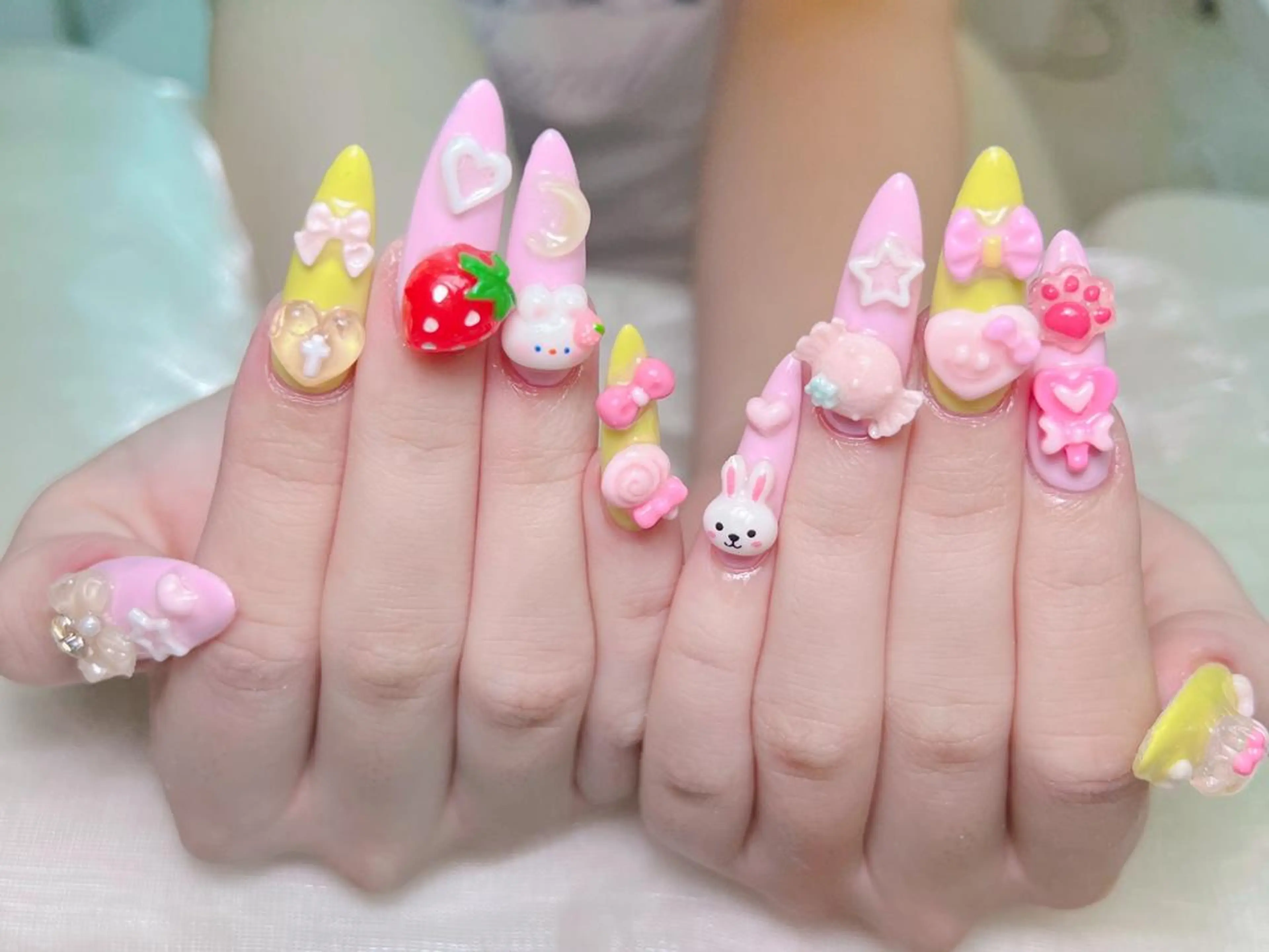 ネイル 💕リリ 🩷のネイルデザイン