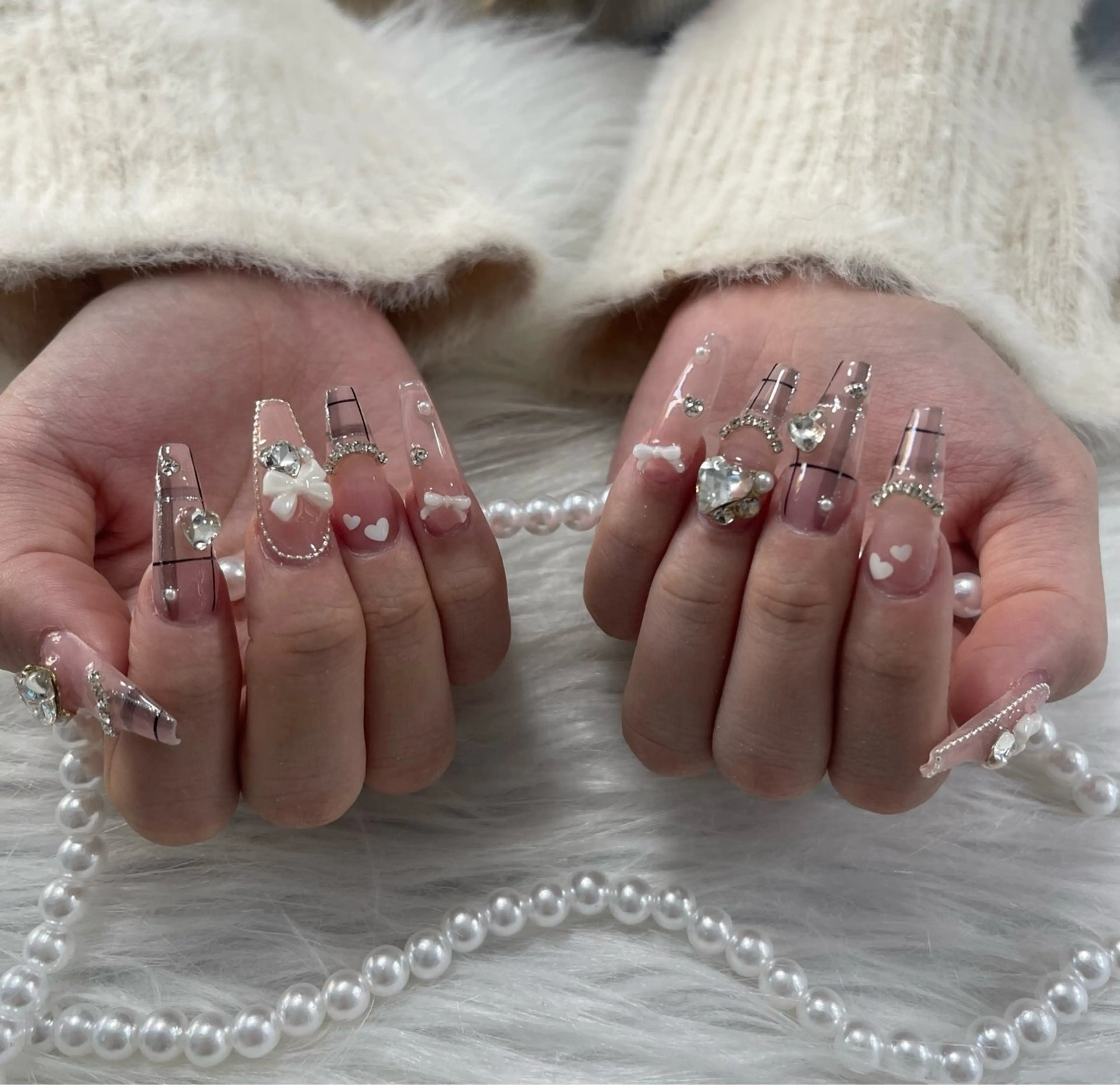 ネイル オーロラネイル クリアネイル 成人式 フラッシュネイル ジェルネイル ハンドネイル Amee Nail Salonのネイルデザイン