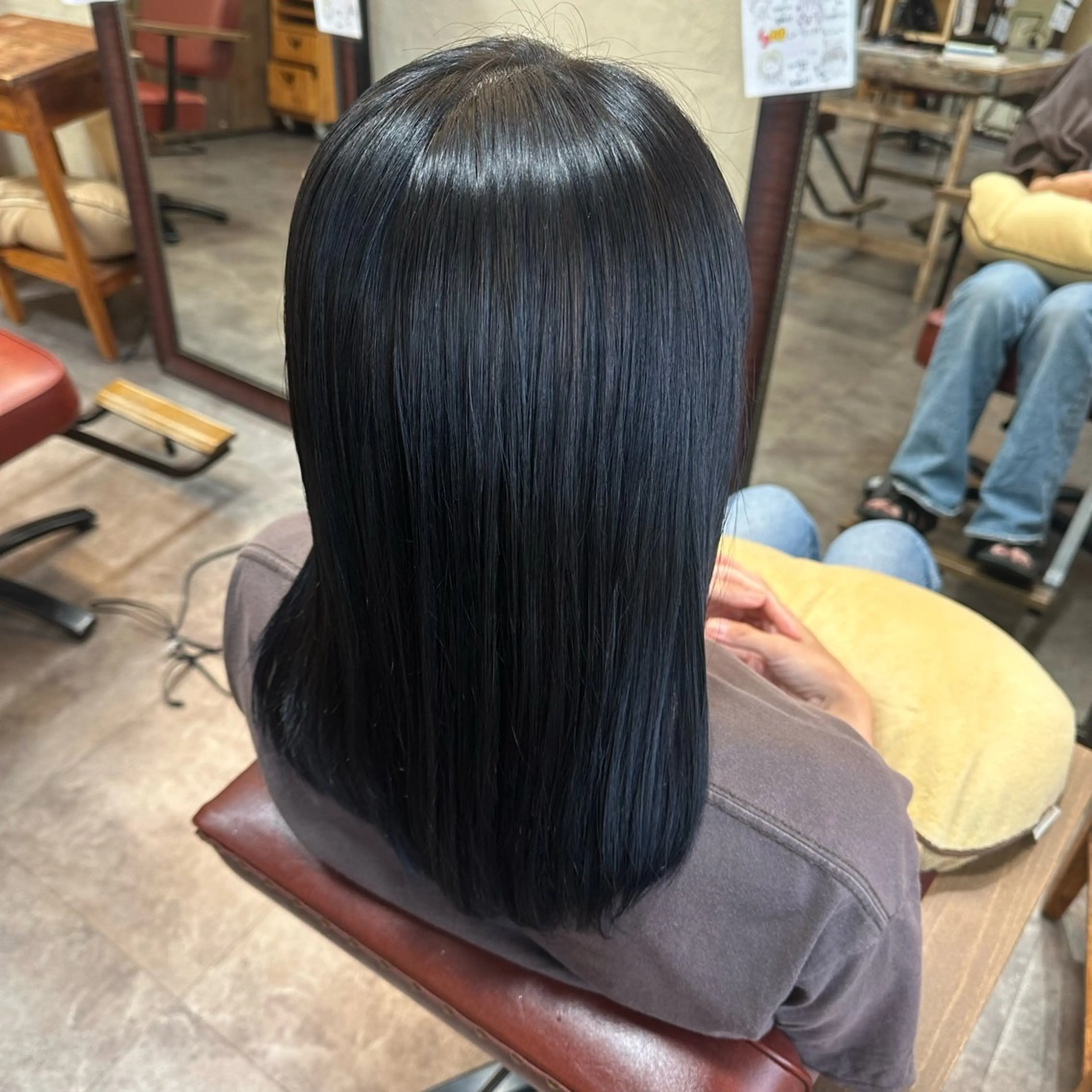 セミロング カラー 黒髪 ブルーカラー ブルーブラック オレンジ 若林 美帆のヘアスタイル