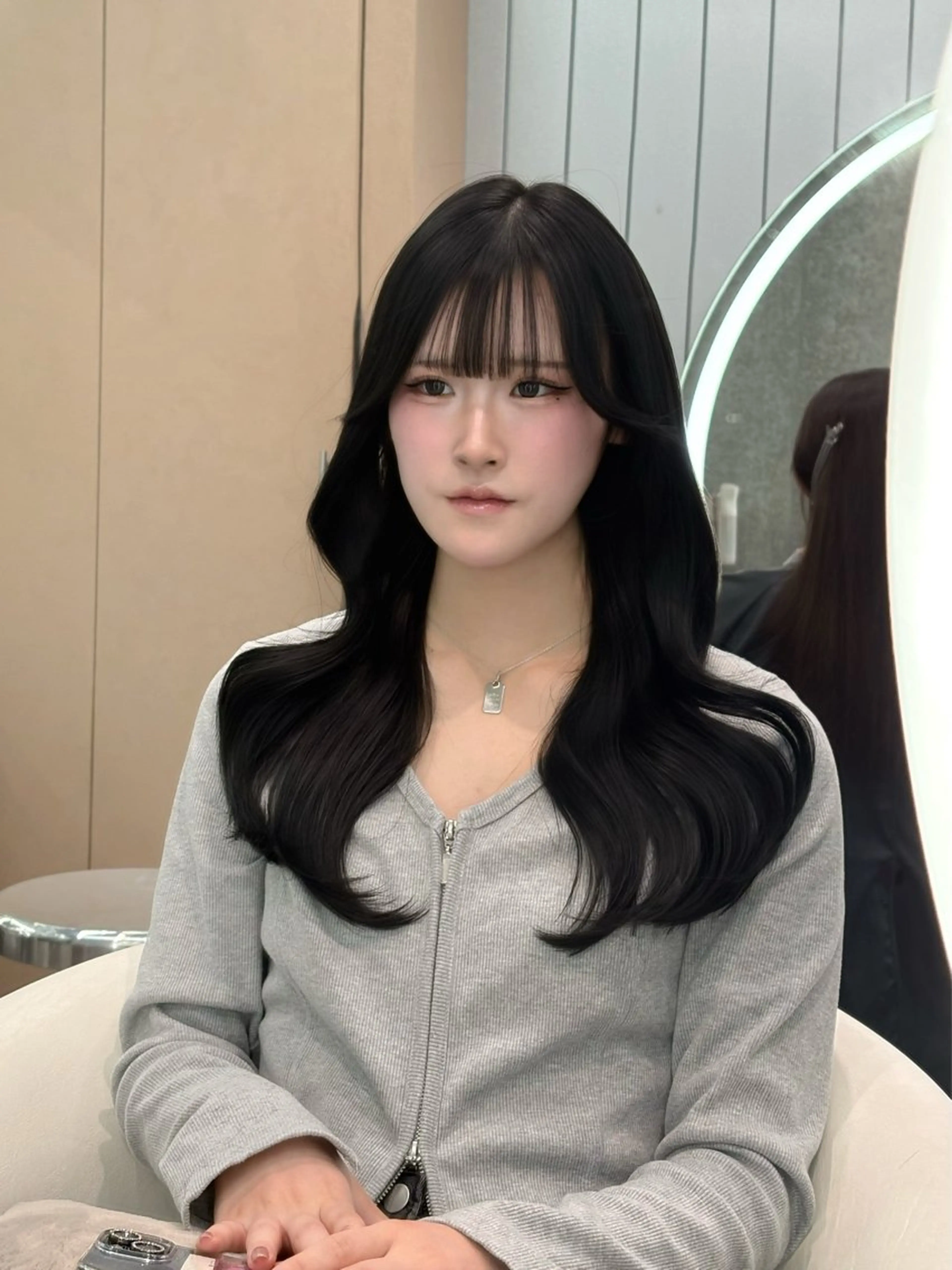 ロング カラー ヘアアレンジ アッシュ 黒髪 ブリーチ ブルーカラー ブルーブラック カット ヘアカラー トリートメント ヘアセット 大宮‎🩵縮毛矯正 レイヤー　佐藤和のヘアスタイル