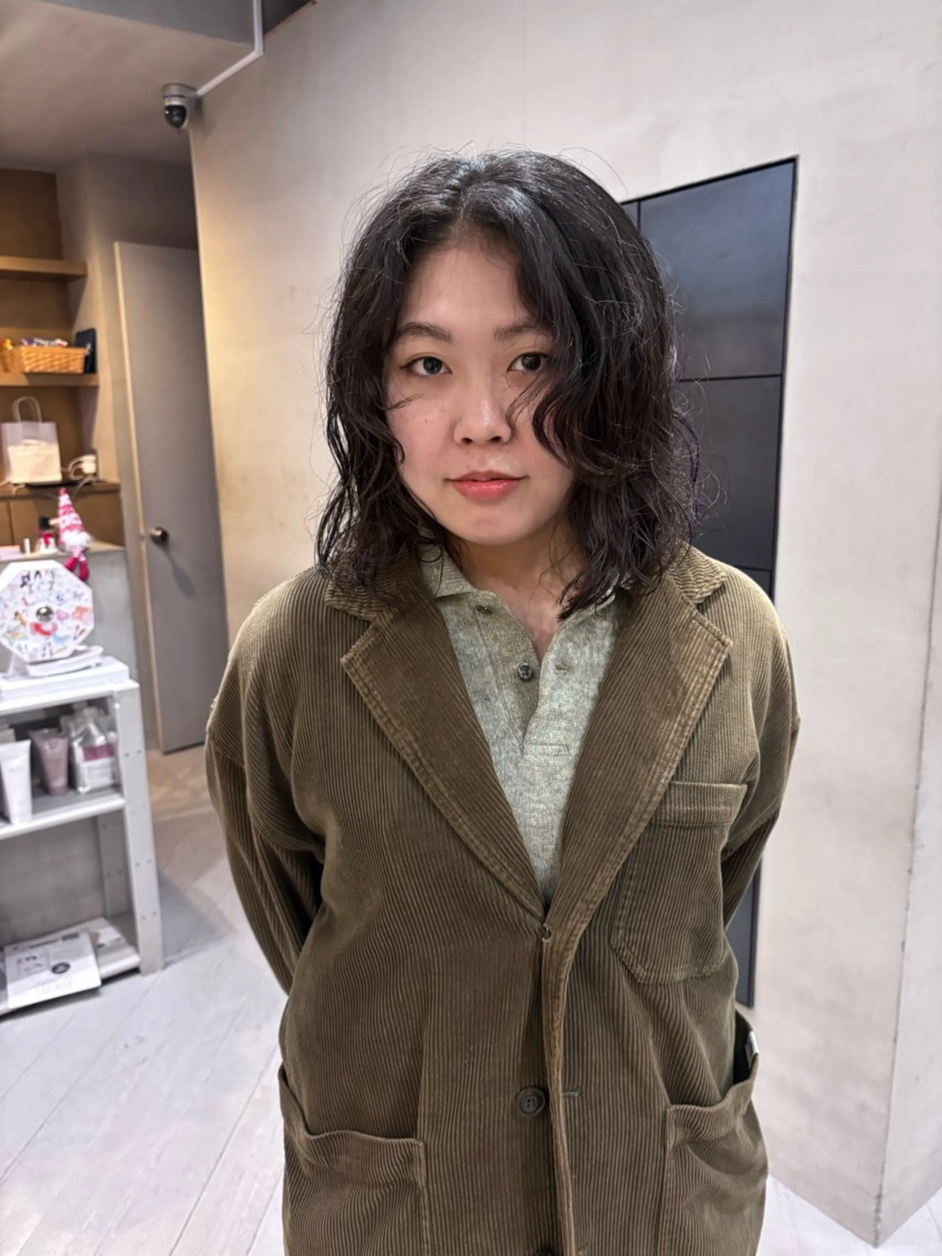 ミディアム ボブレイヤー ミディアムパーマ ボブ レイヤーカット HAIR  ICI LUCE所属・小出 妃奈乃のヘアスタイル