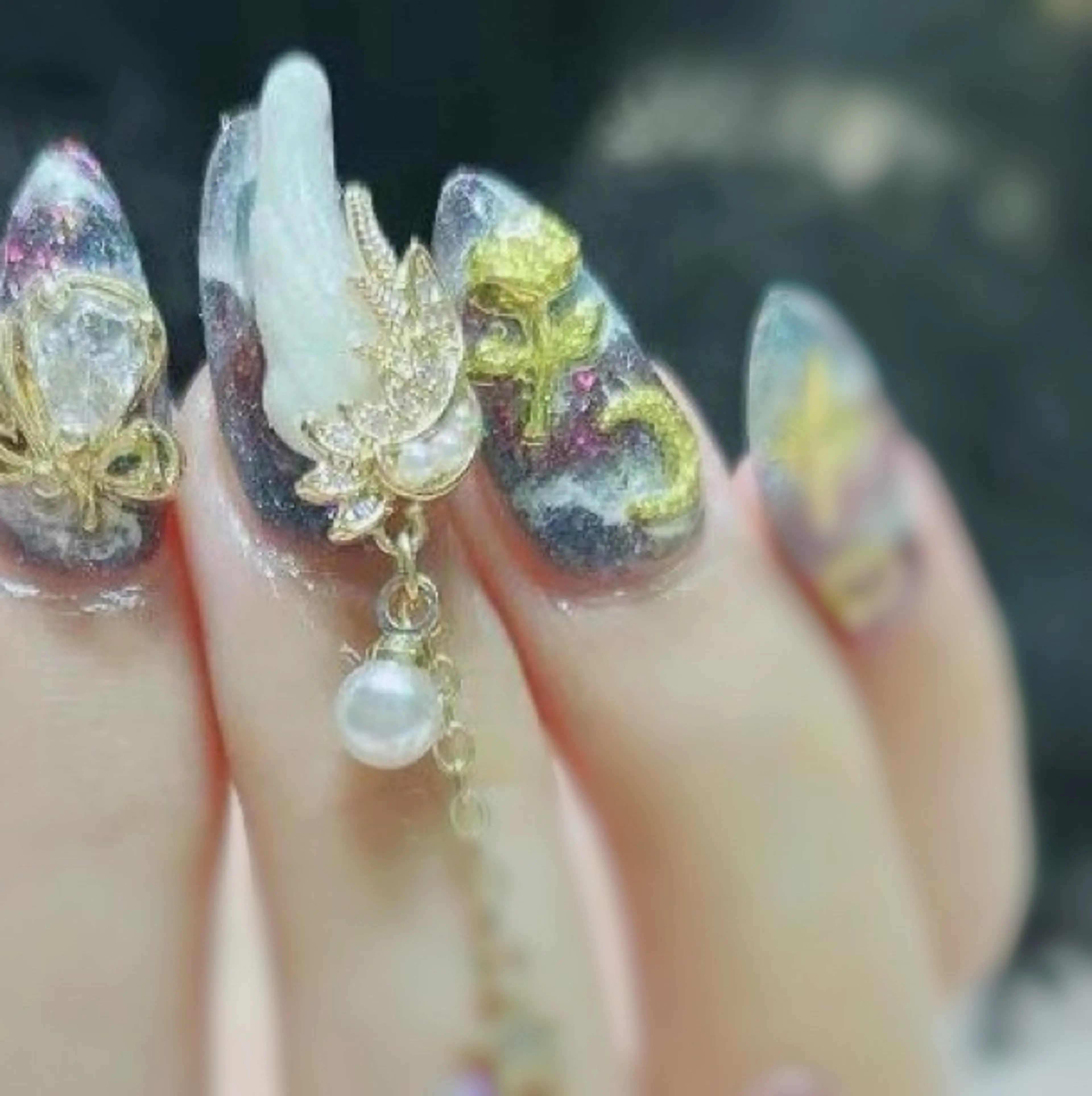 ネイル ハンドネイル MoonNail ユリ🌸のネイルデザイン
