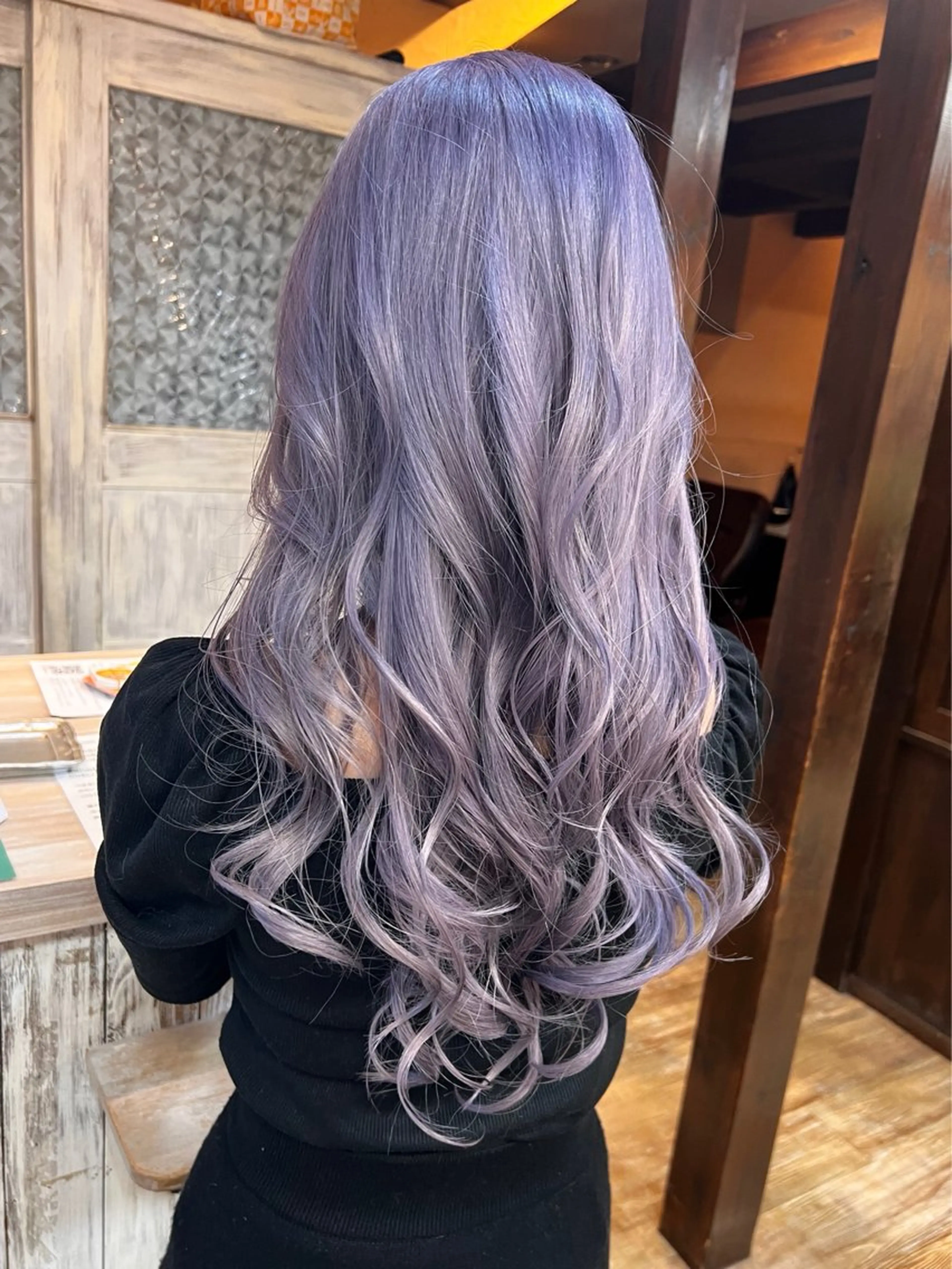 ロング カラー ラベンダーカラー ブリーチ🩵レイヤー Maho🐻‍❄️のヘアスタイル