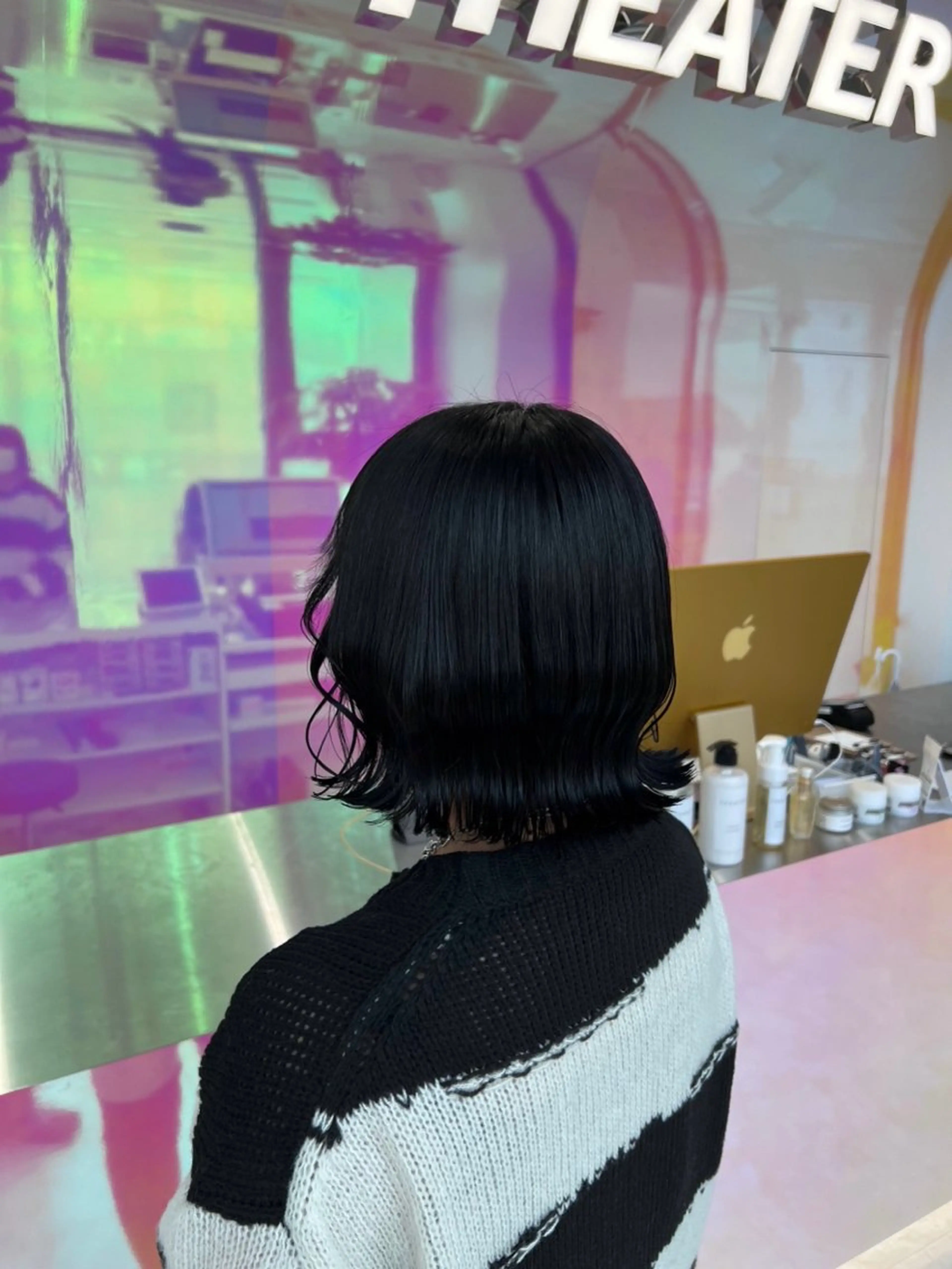 ミディアム カラー パーマ ヘアアレンジ 透明感ブリーチカラー 🌈TOMOHIROのヘアスタイル