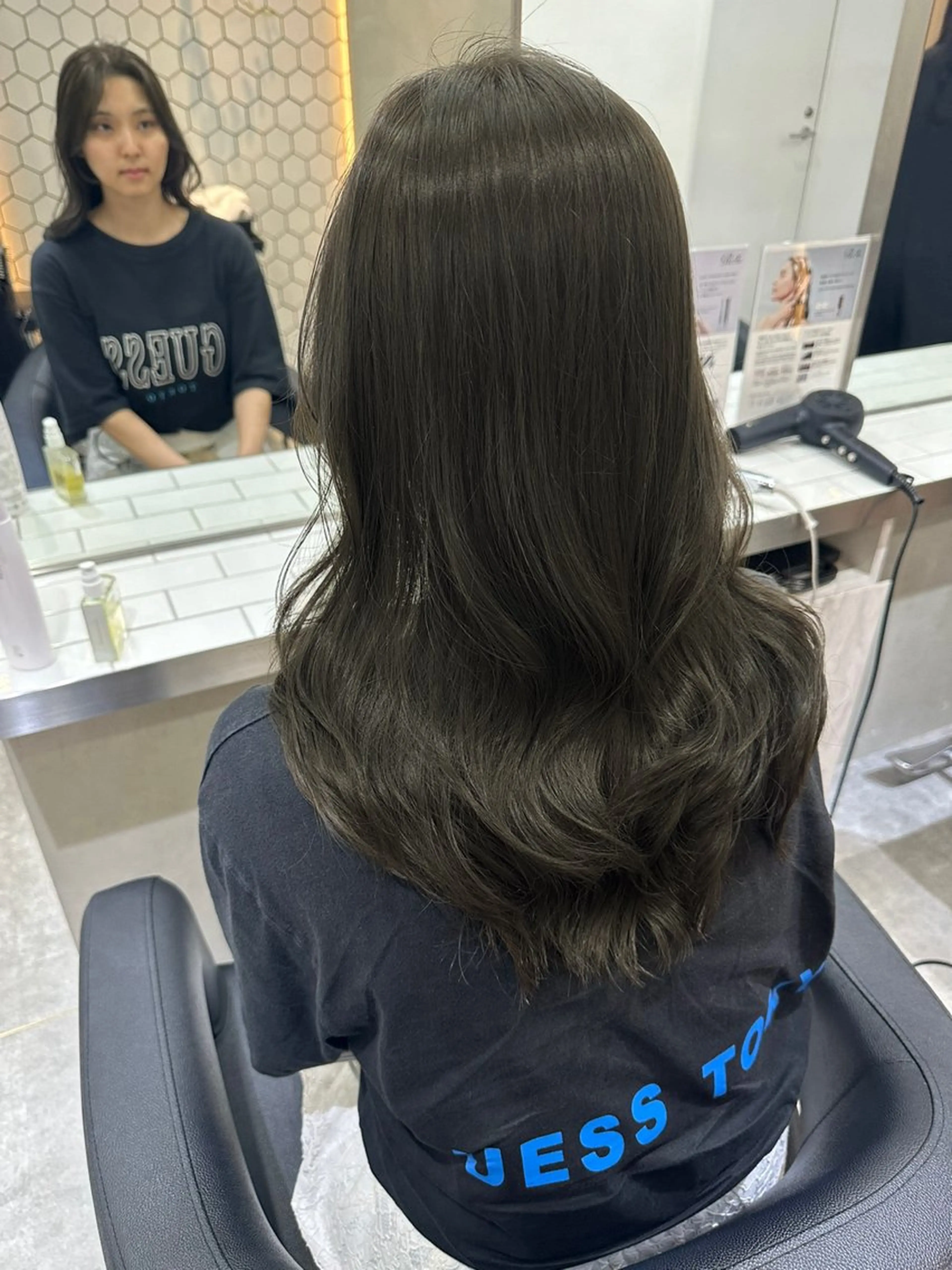 セミロング カラー ミディアムレイヤー 添田晃基のヘアスタイル