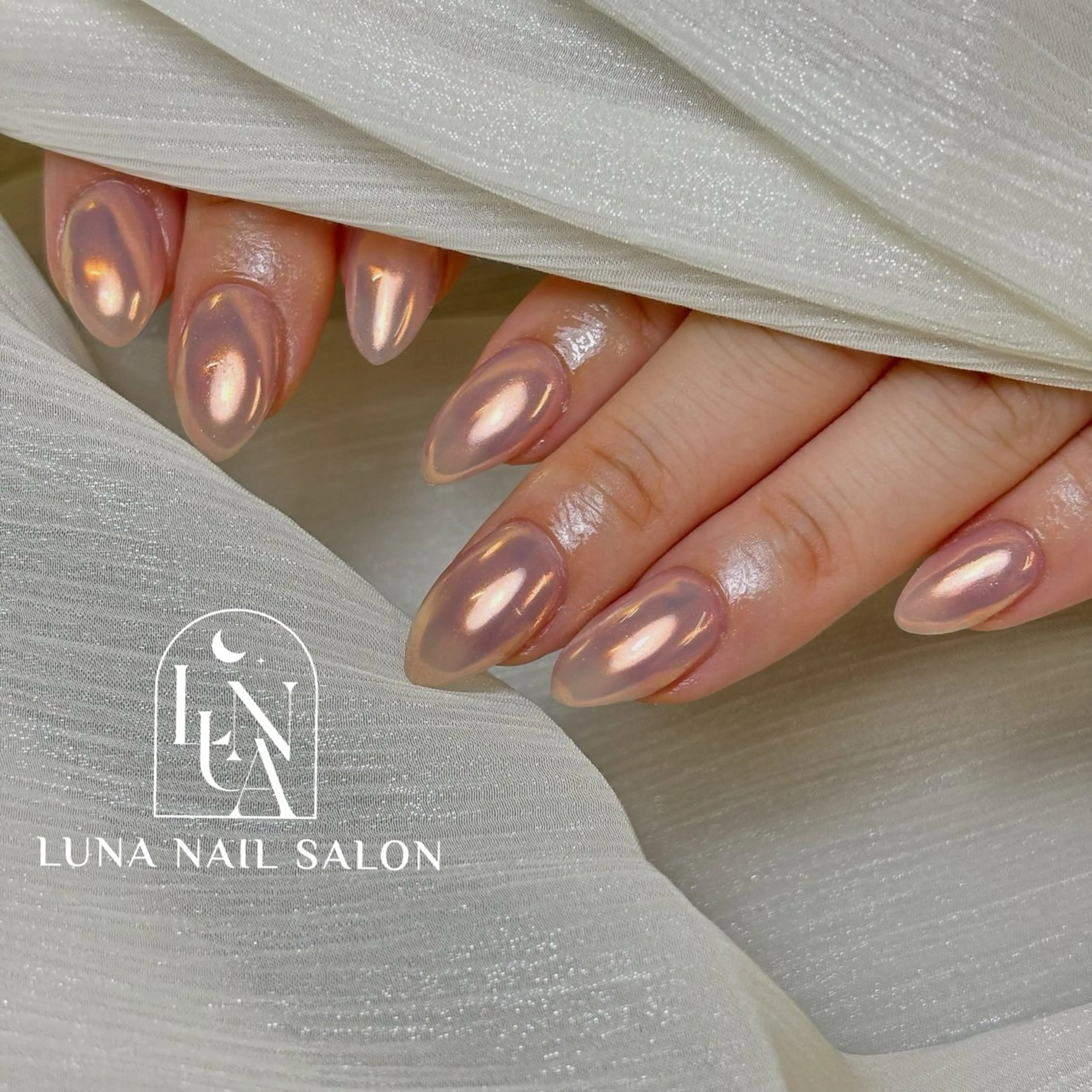 ネイル オーロラネイル ミラーネイル ハンドネイル ハンドケア LUNA nailsalon2のネイルデザイン