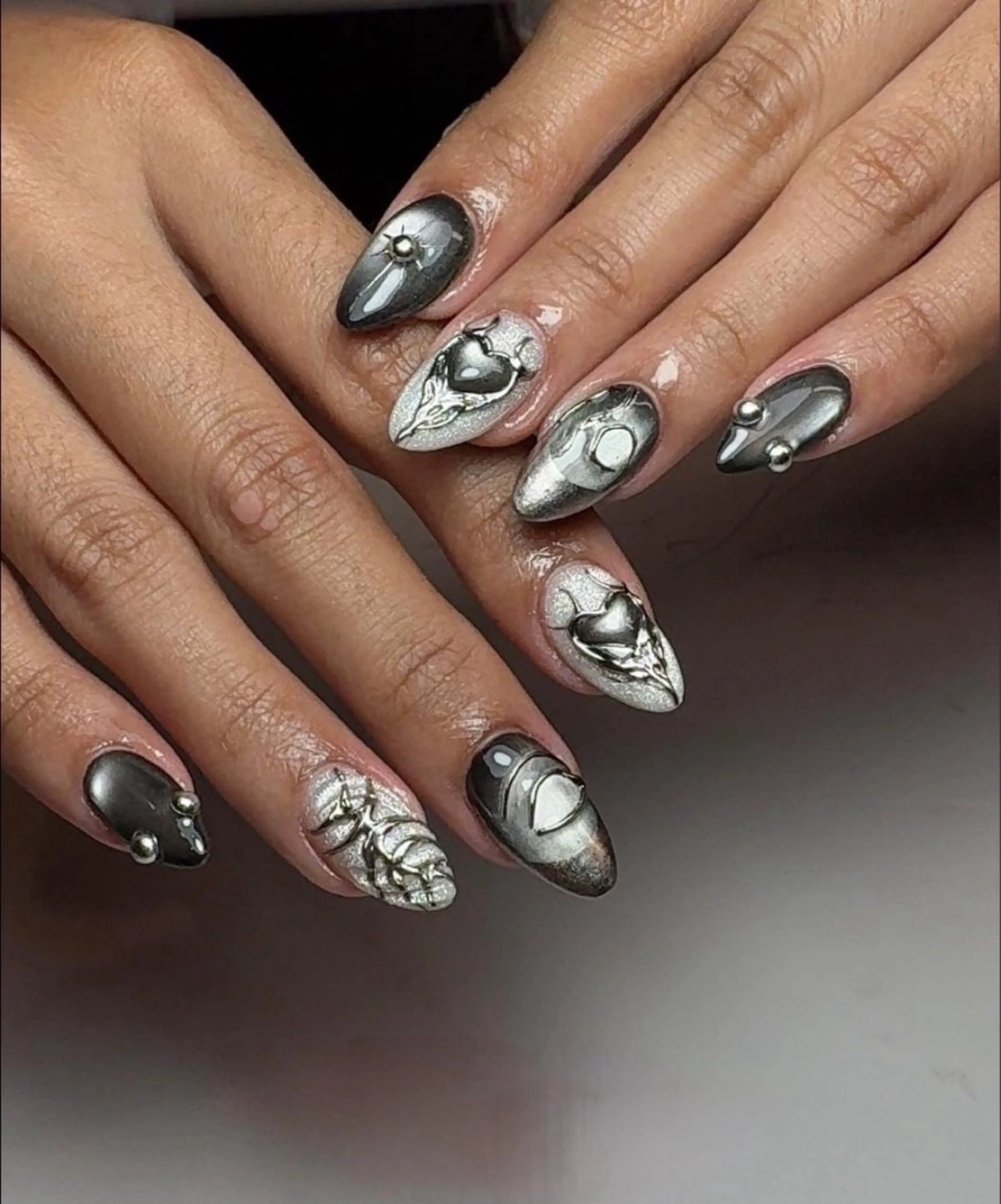 ネイル チークネイル フレンチネイル グラデーション 韓国ネイル マグネットネイル ハンドネイル JIN 168 新大久保のネイルデザイン